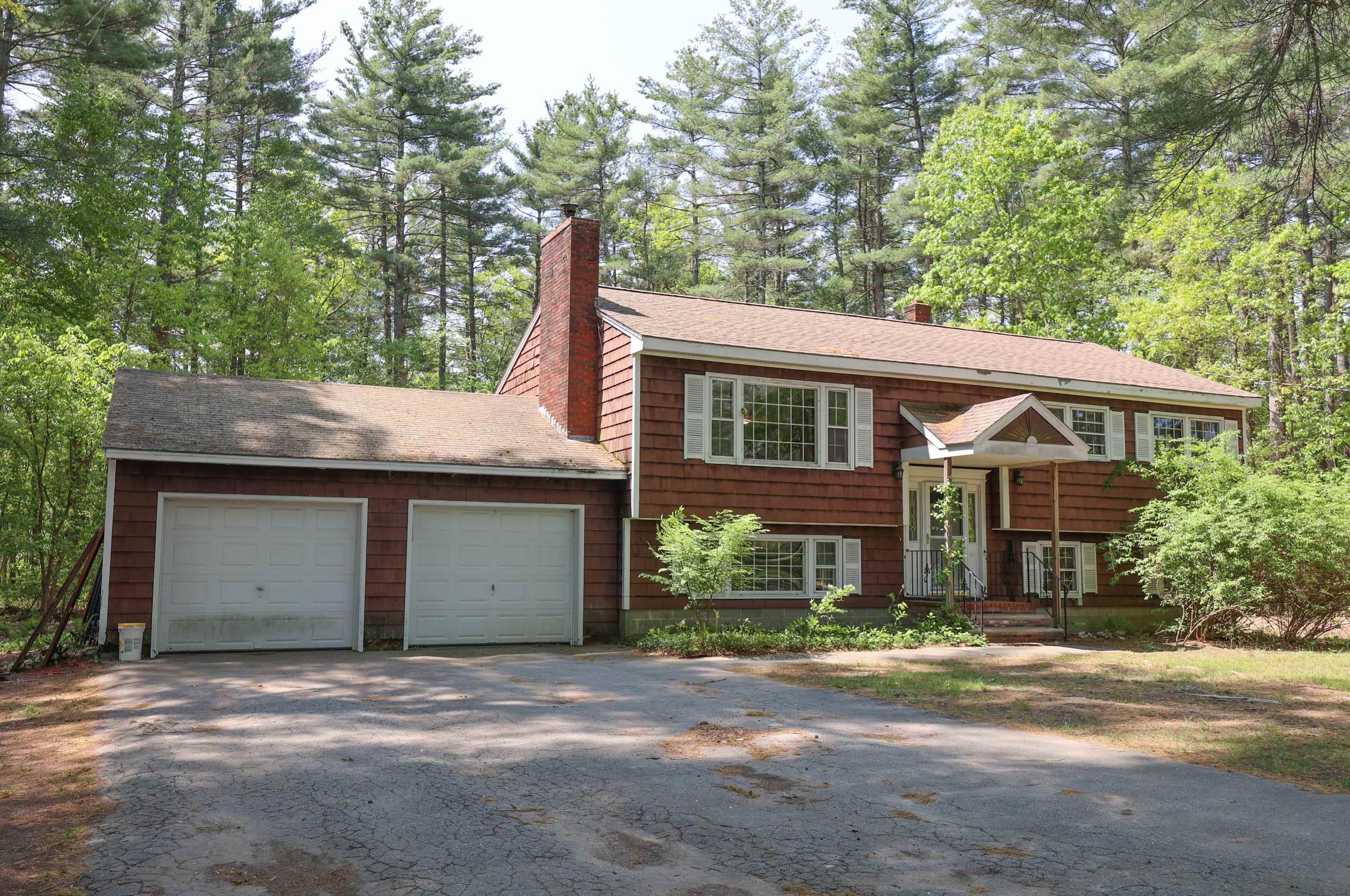 12 Patricia St, Windham, NH 03087-2223