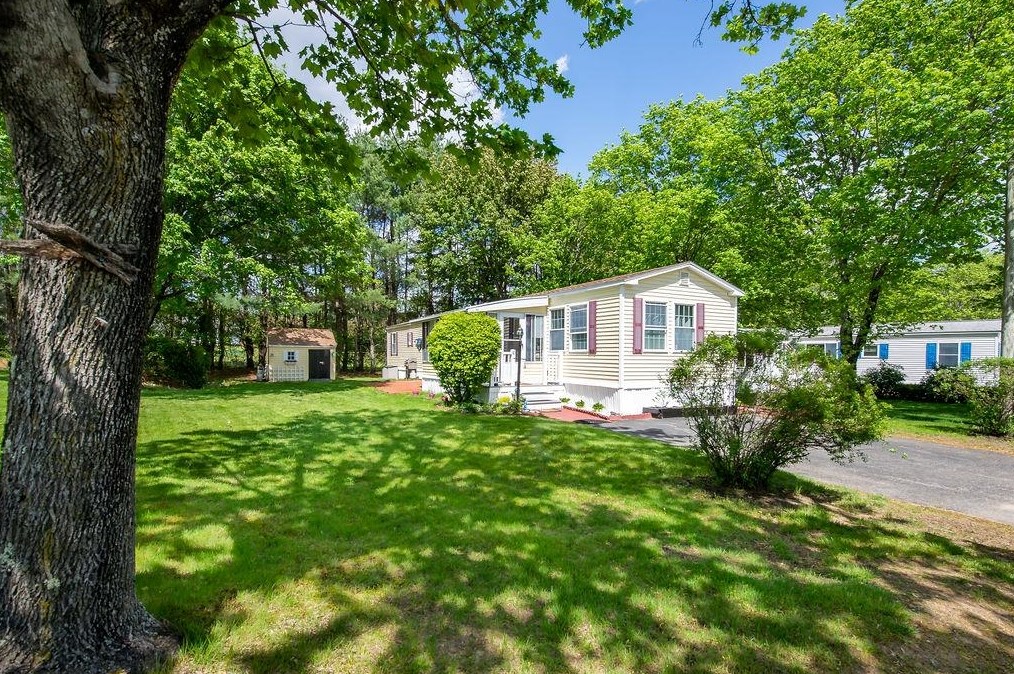 10 Deerfield Dr, Dover, NH 03820