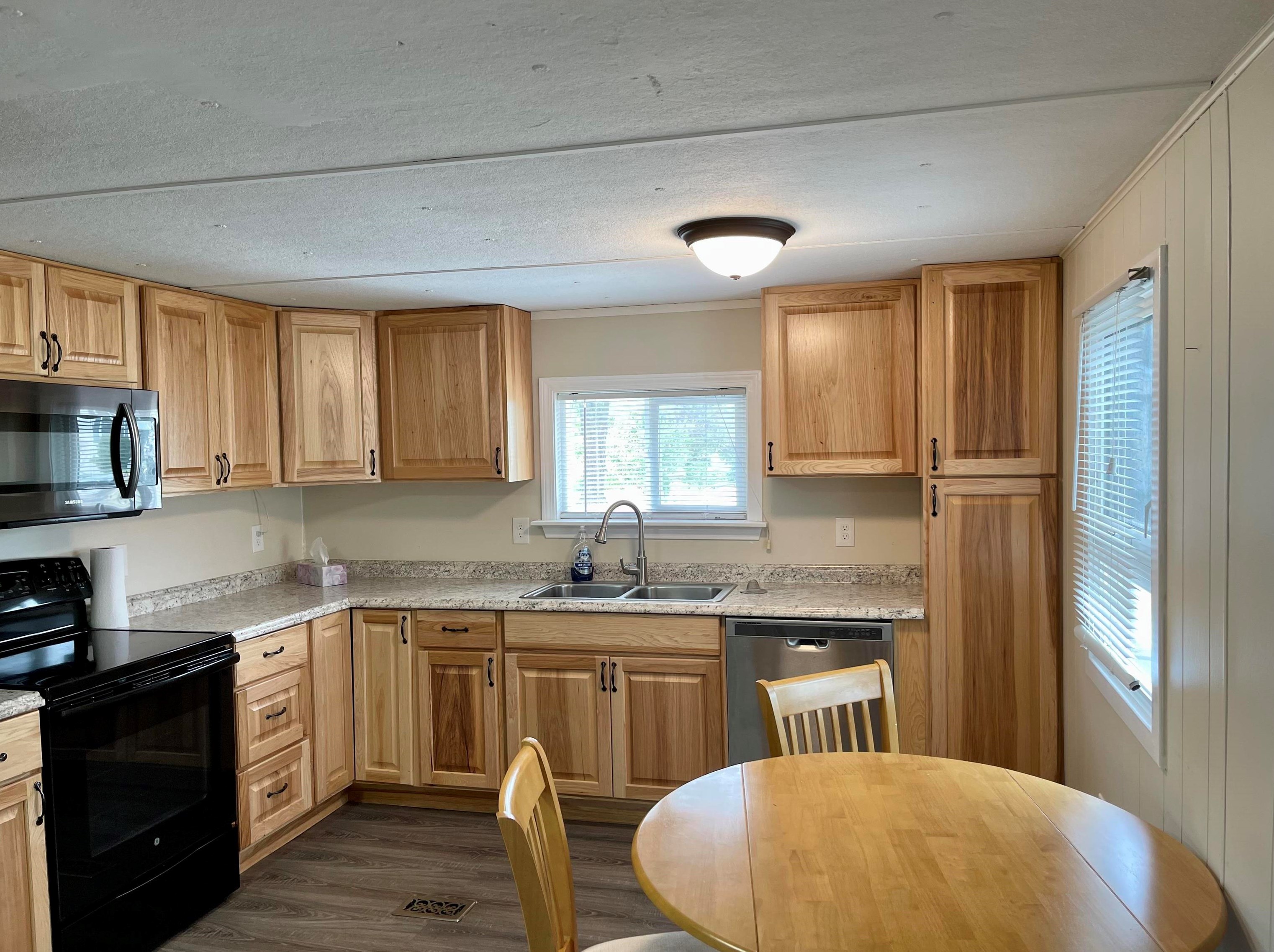 15 Trade Wind Ln, Rochester, NH 03867