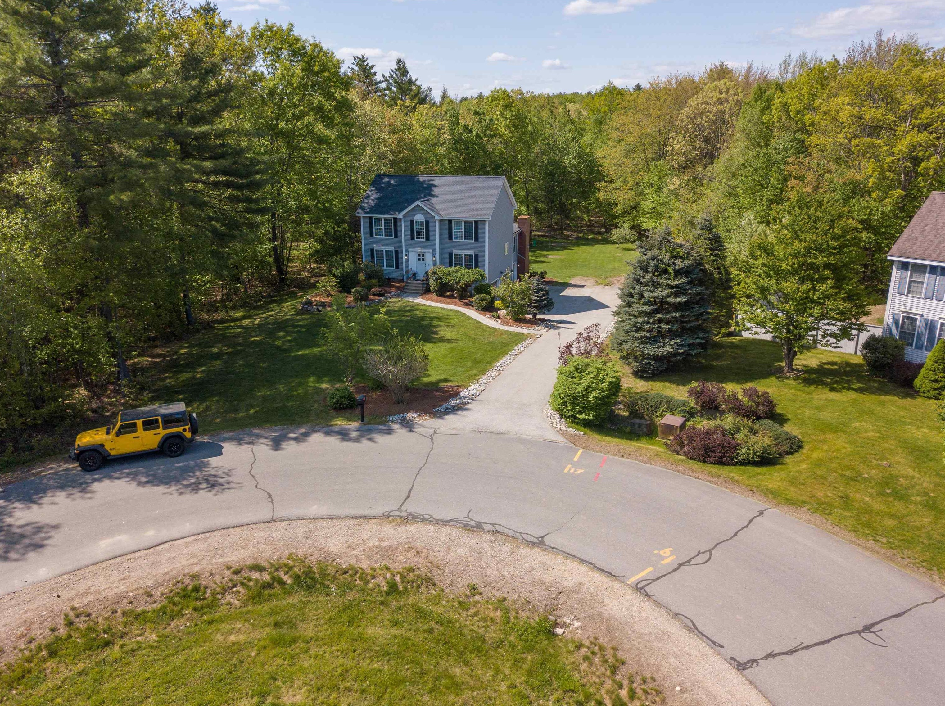 15 Spruce Ct, Manchester, NH 03106