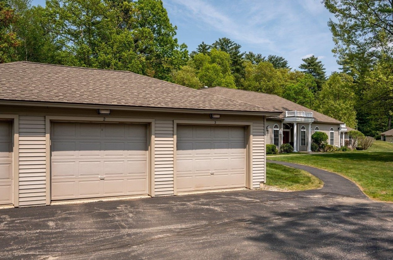 2 Lantern Ln, Kingston, NH 03848