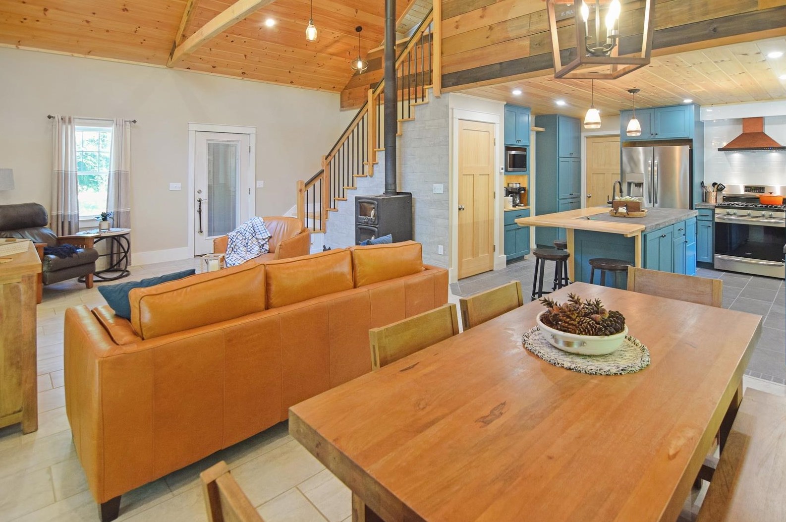 92 Kinsman Rd, Landaff, NH 03785