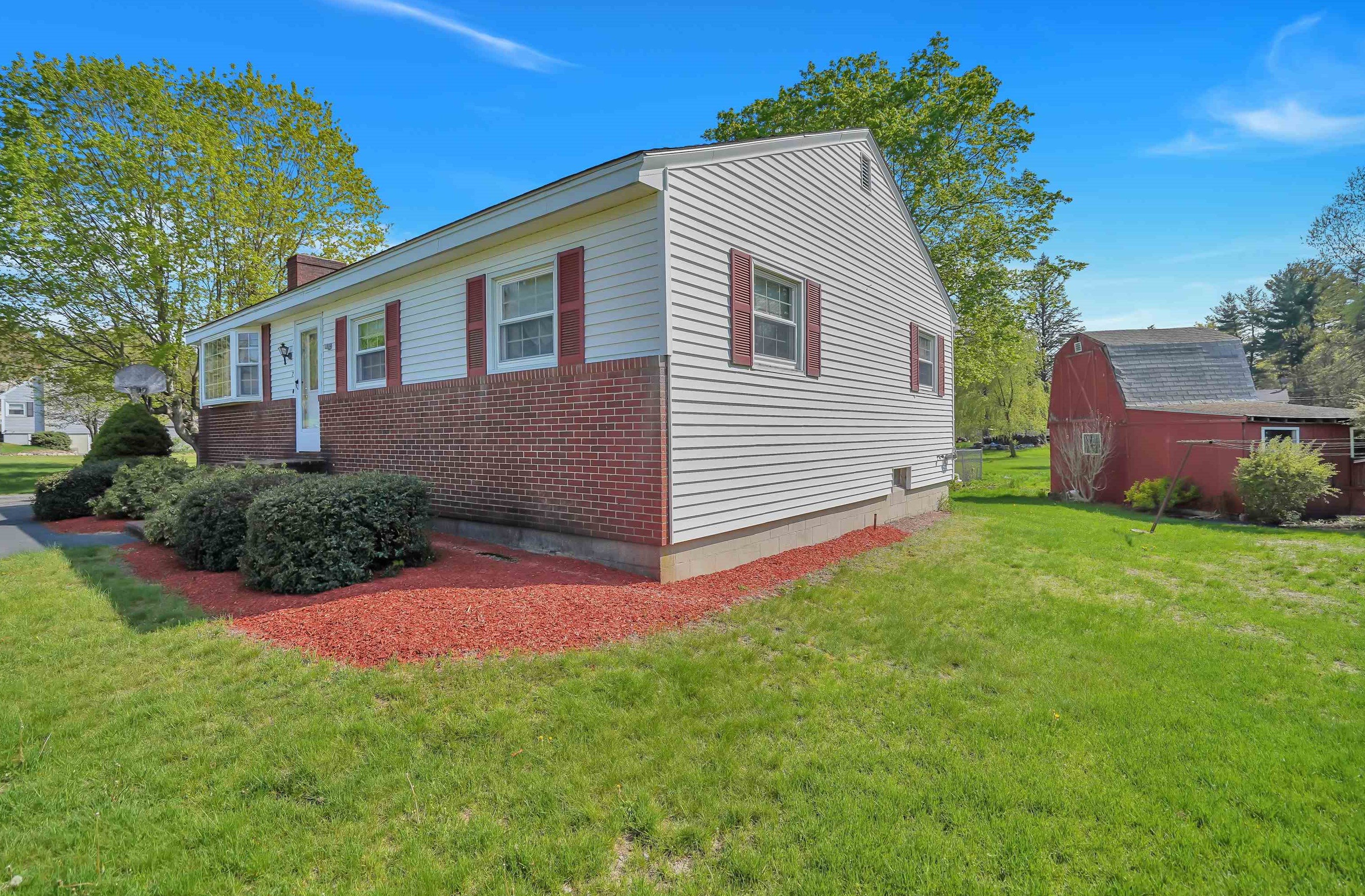 7 Lucy Ave, Pelham, NH 03076