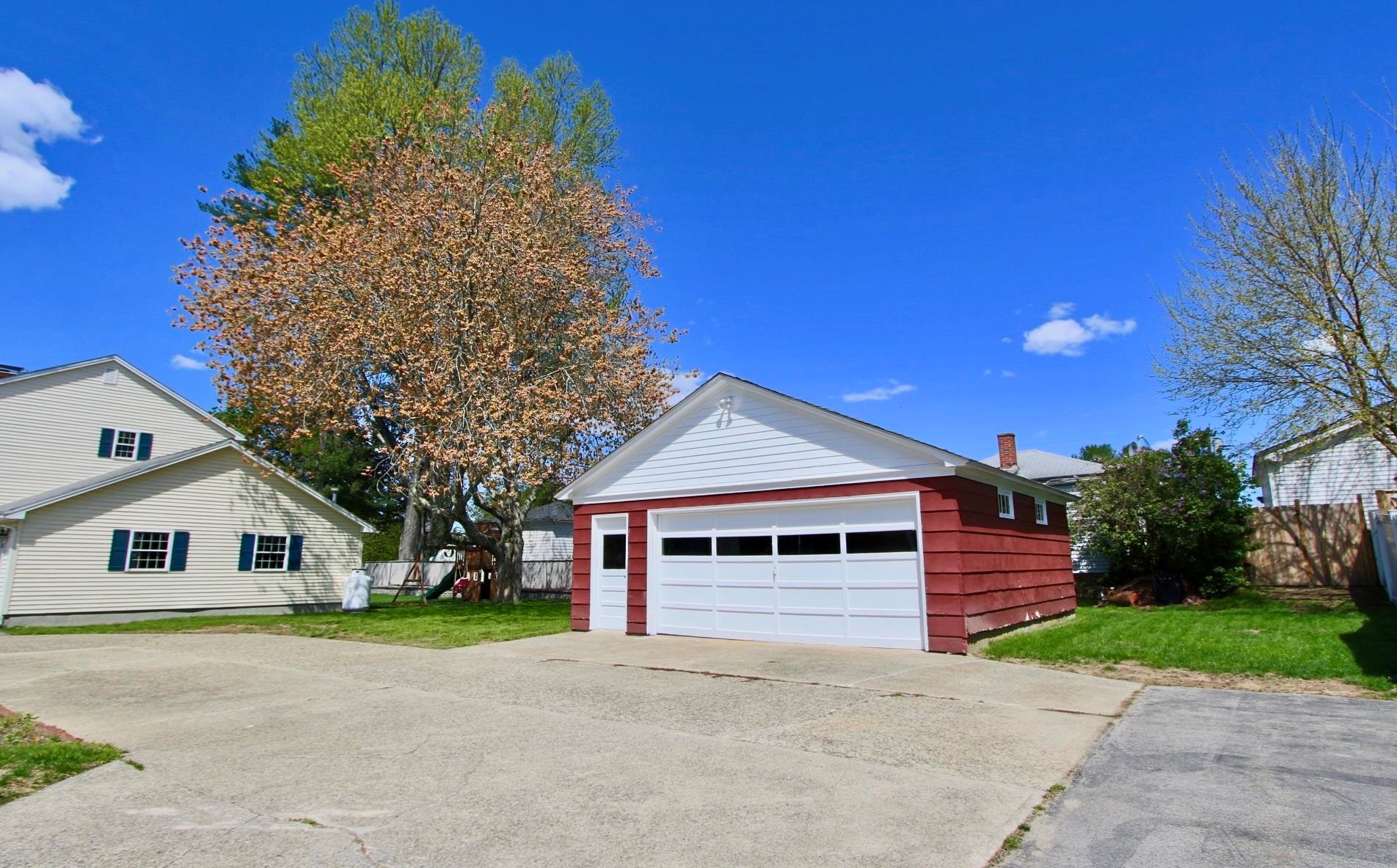 71 Underhill St, Nashua, NH 03060