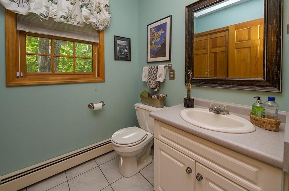 3 Tamarack Rd, Plaistow NH  03865-2774 exterior