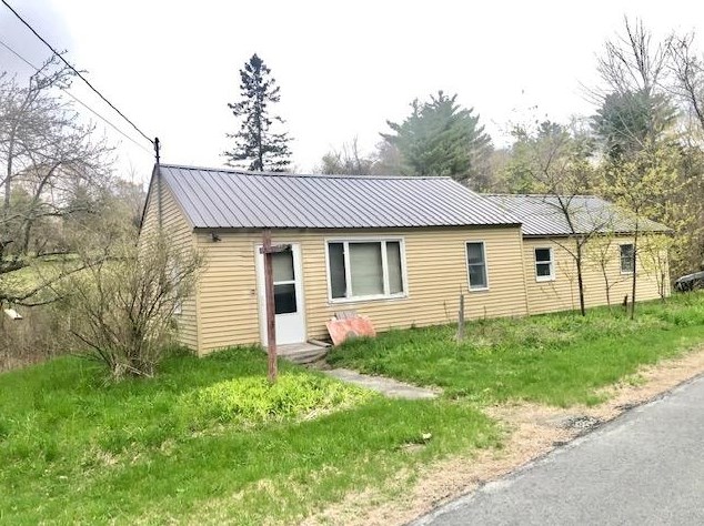 136 Indian Pond Rd, Piermont, NH 03779