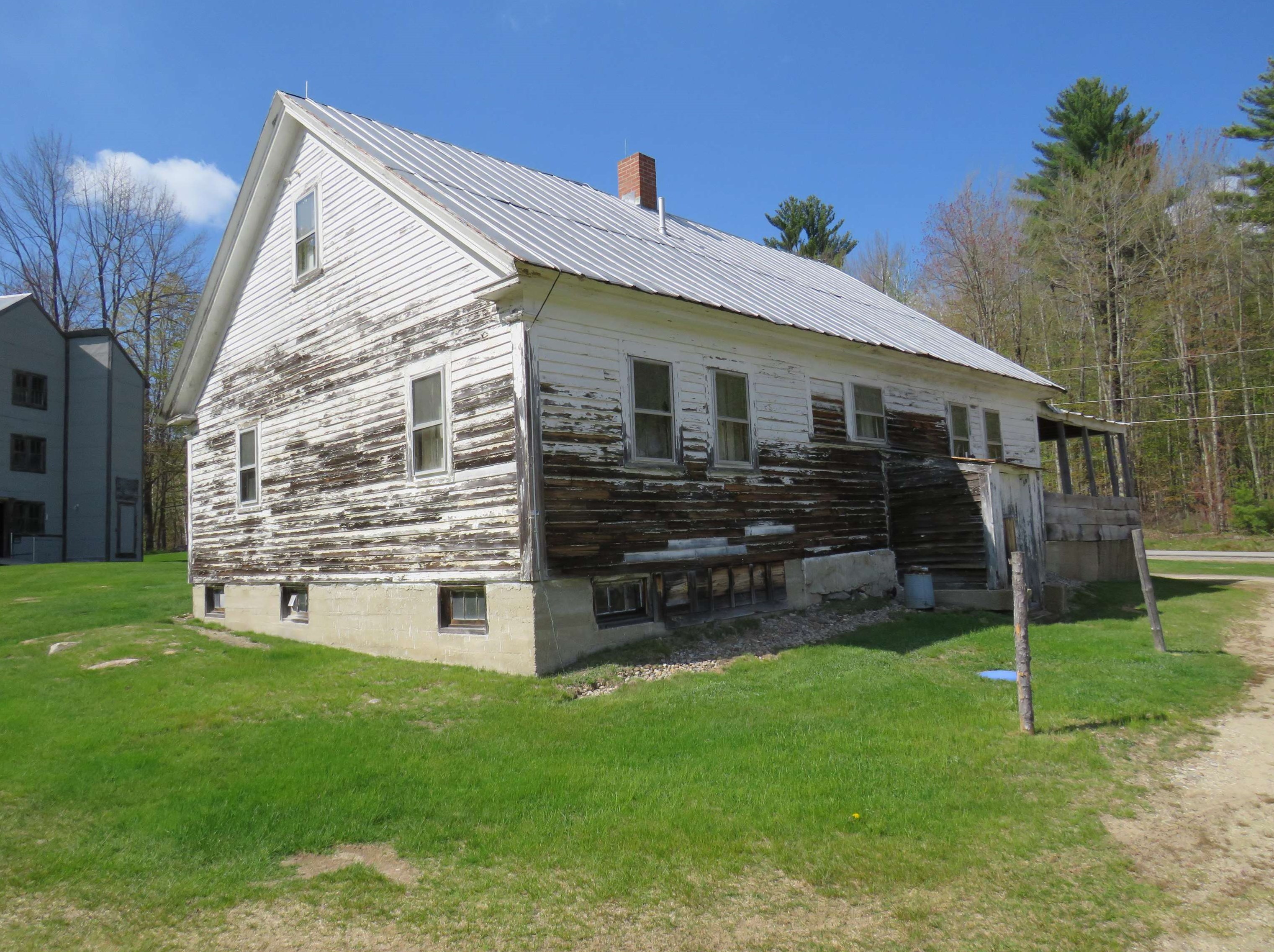 140 Rice Hill Rd, Freedom, NH 03836