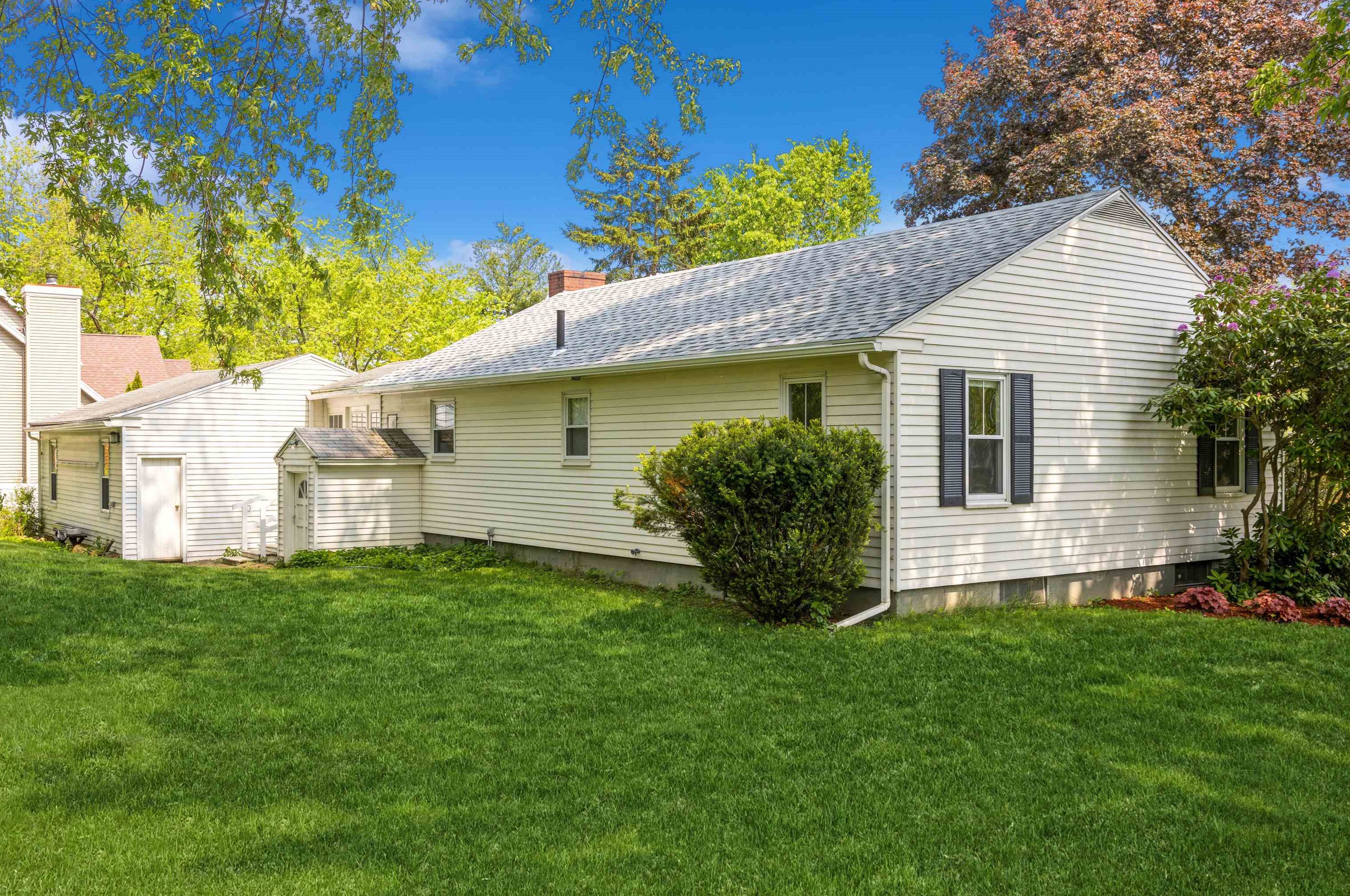 7 Old Stage Rd, Dover, NH 03820