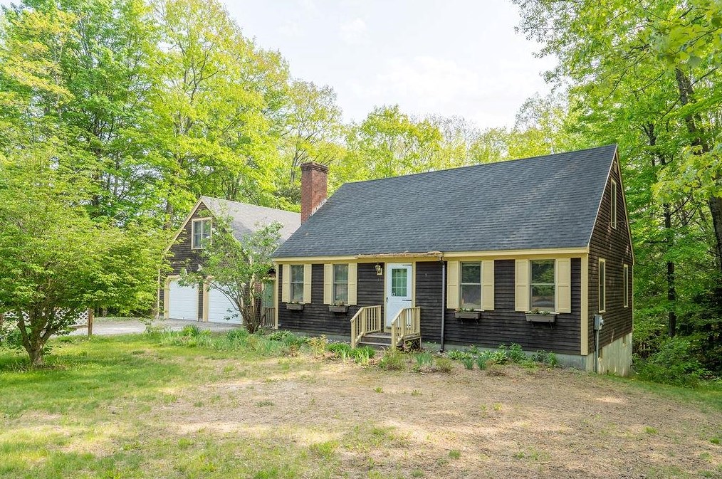 33 Washington Cir, Hillsboro, NH 03244