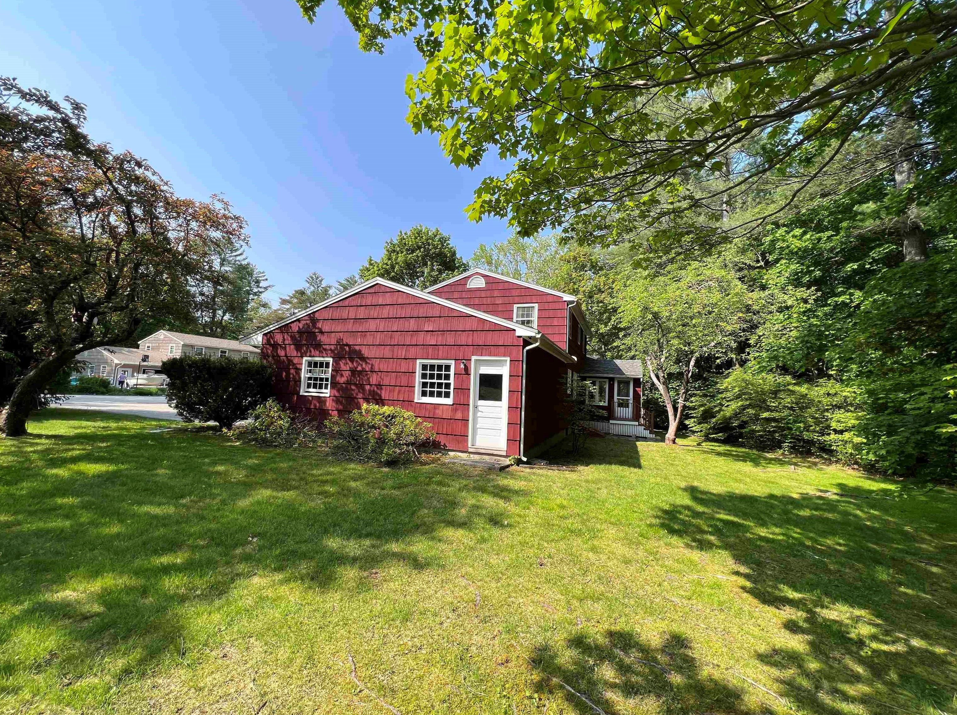 9 Burnham Ave, Lee, NH 03824