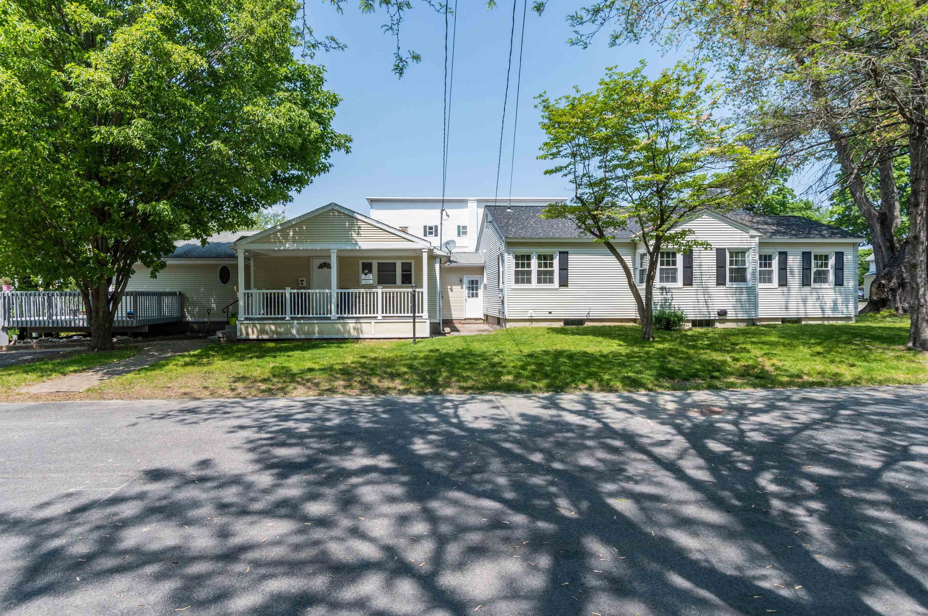 3 Fulton St, Hudson, NH 03051