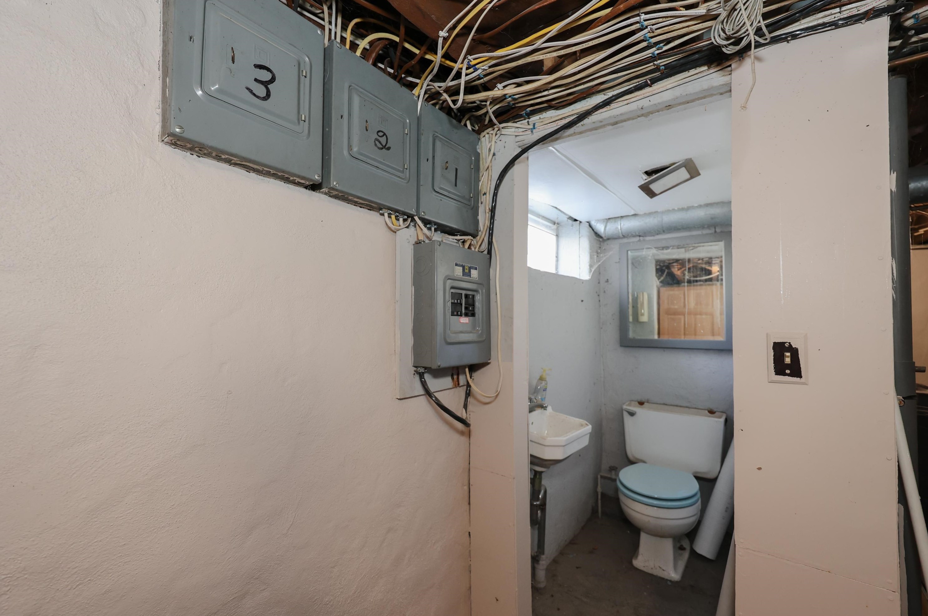 179 Pne St, Manchester NH 03103-5226 exterior