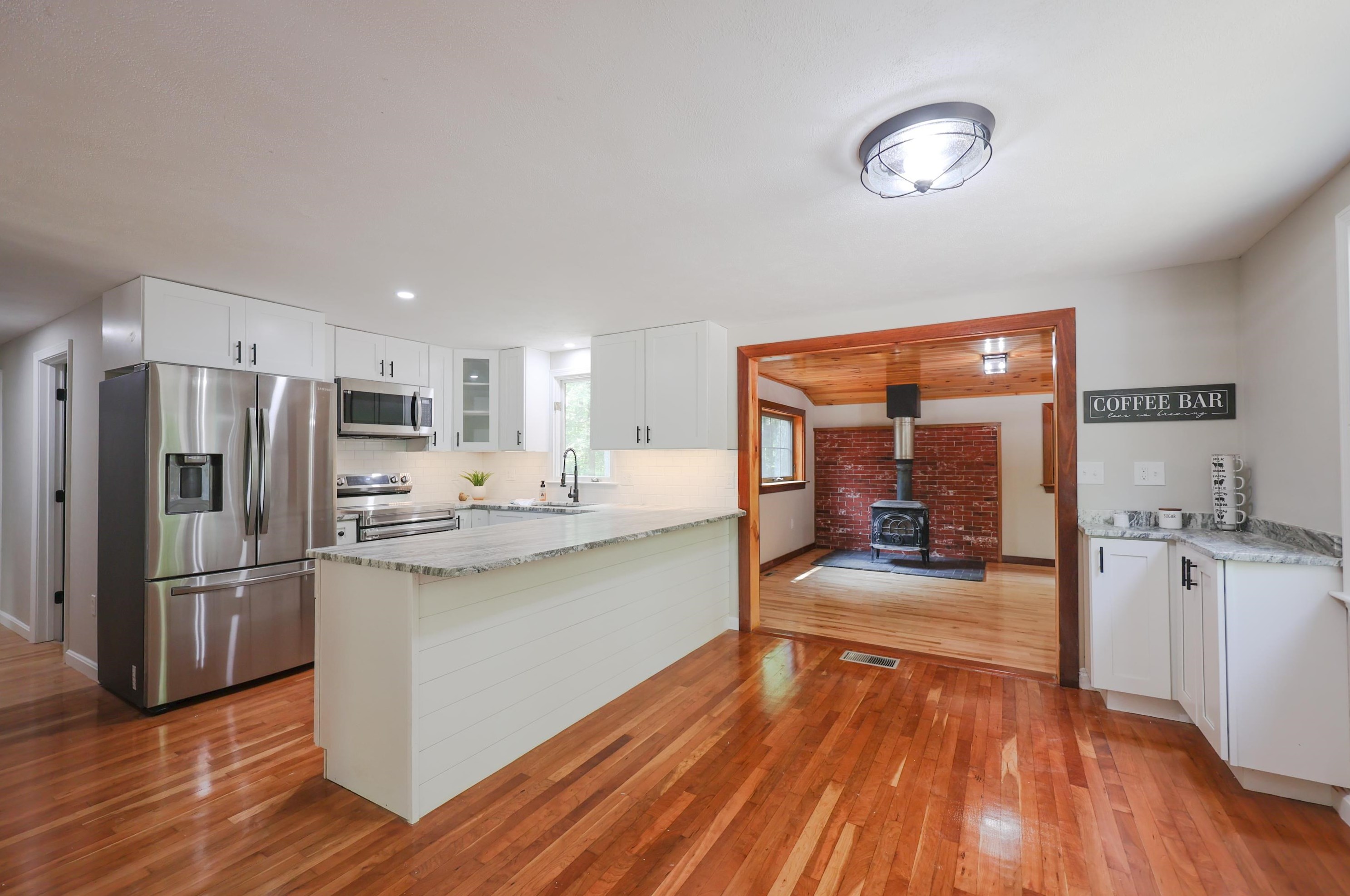 145 N Pond Rd, Chester, NH 03036