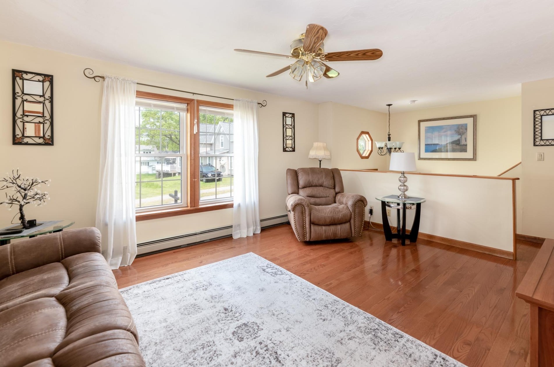 21 Taylor St, Laconia, NH 03246