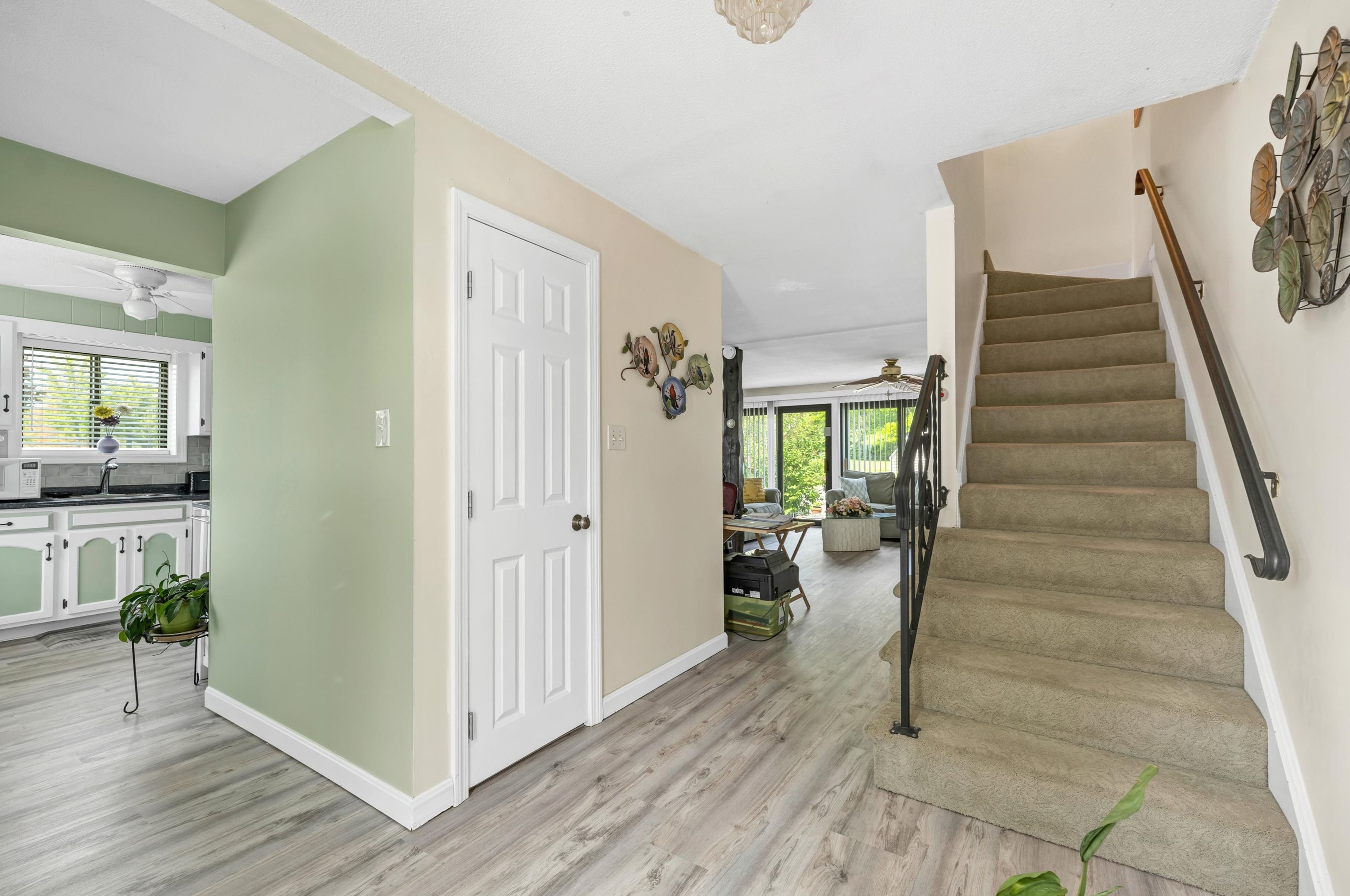105 Bayberry Ln, Londonderry, NH 03053
