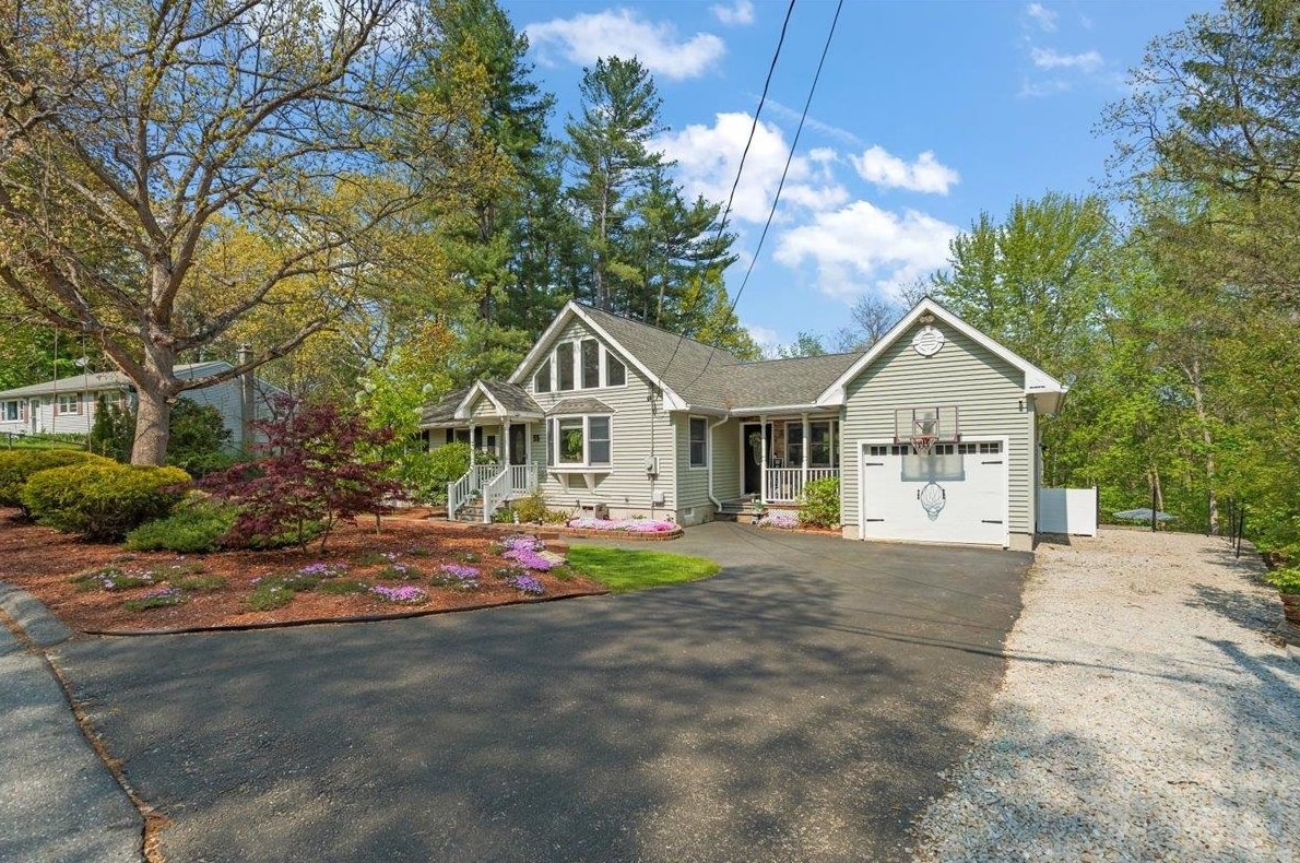 55 Wethersfield Rd, Nashua, NH 03062