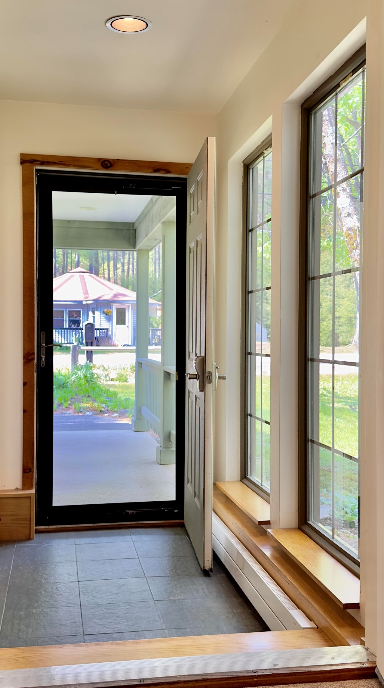 87 Dandiview Rd, Hales Location, NH 03860