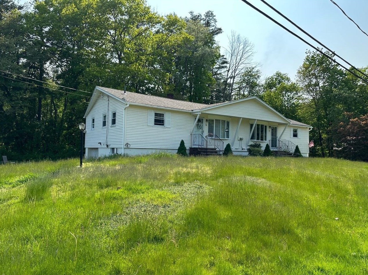 57 Meadow Ln, Salem, NH 03079