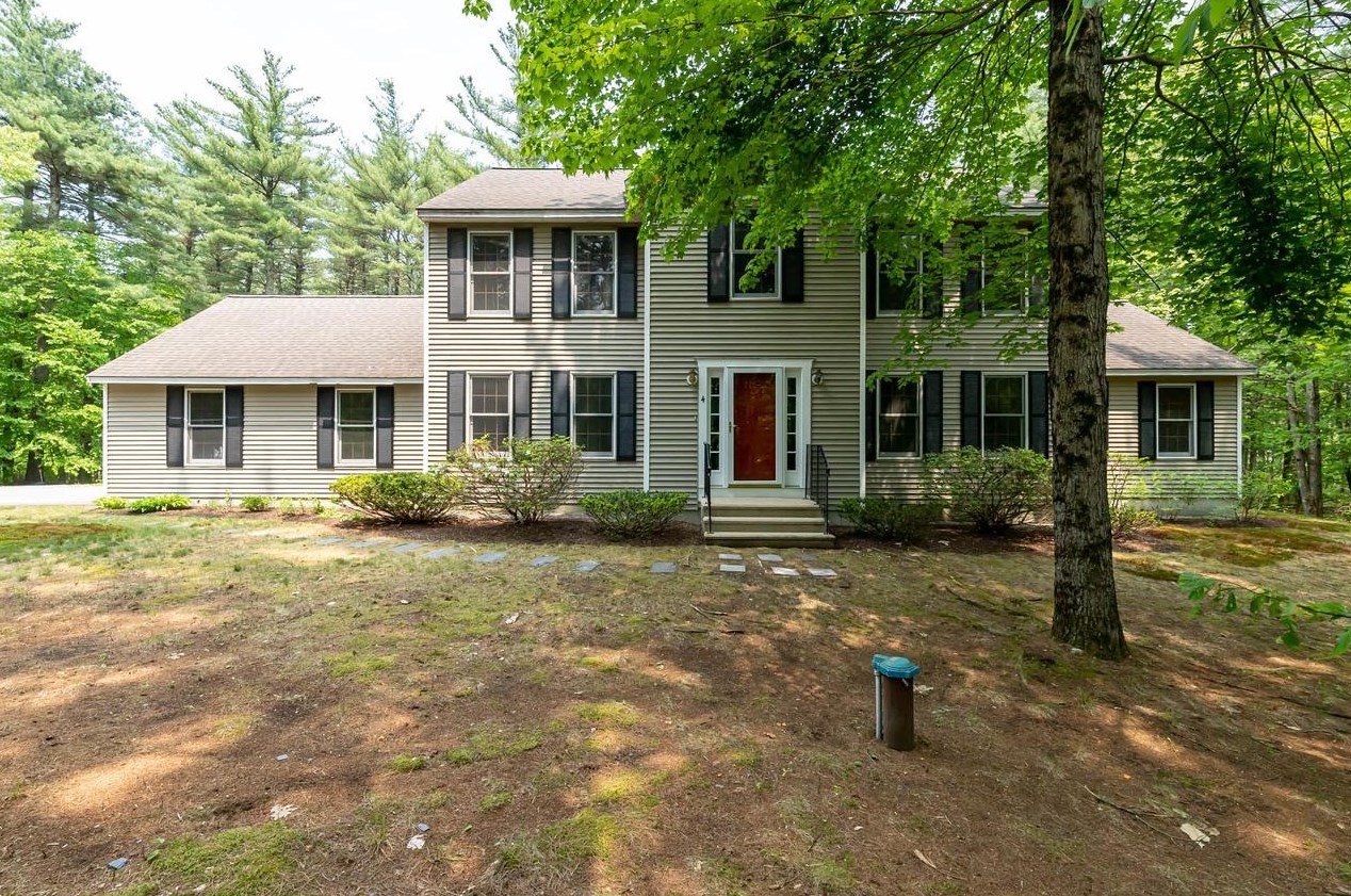 4 Randi Dr, Brookline, NH 03033