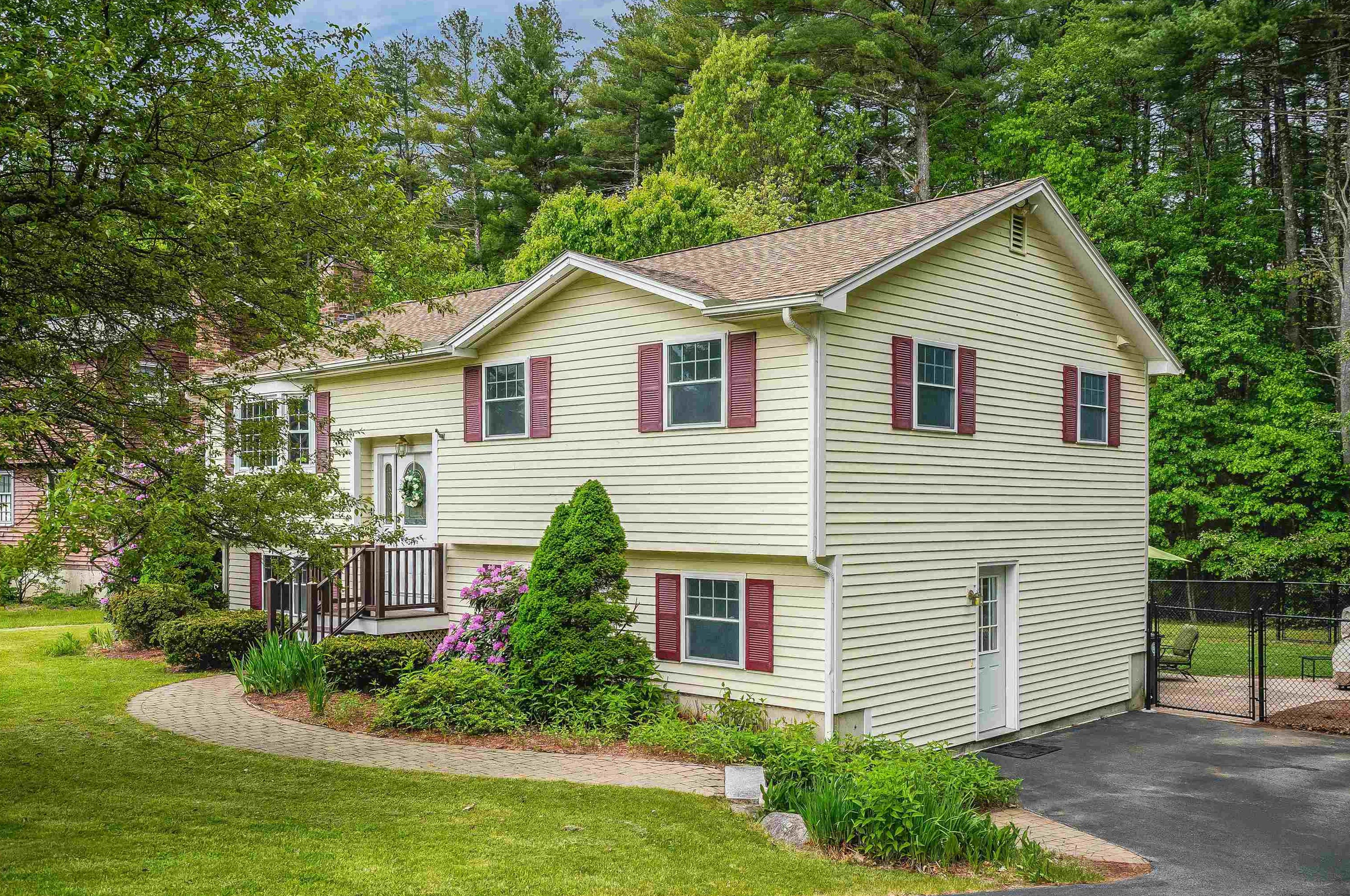 30 Watersedge Dr, Nashua, NH 03063