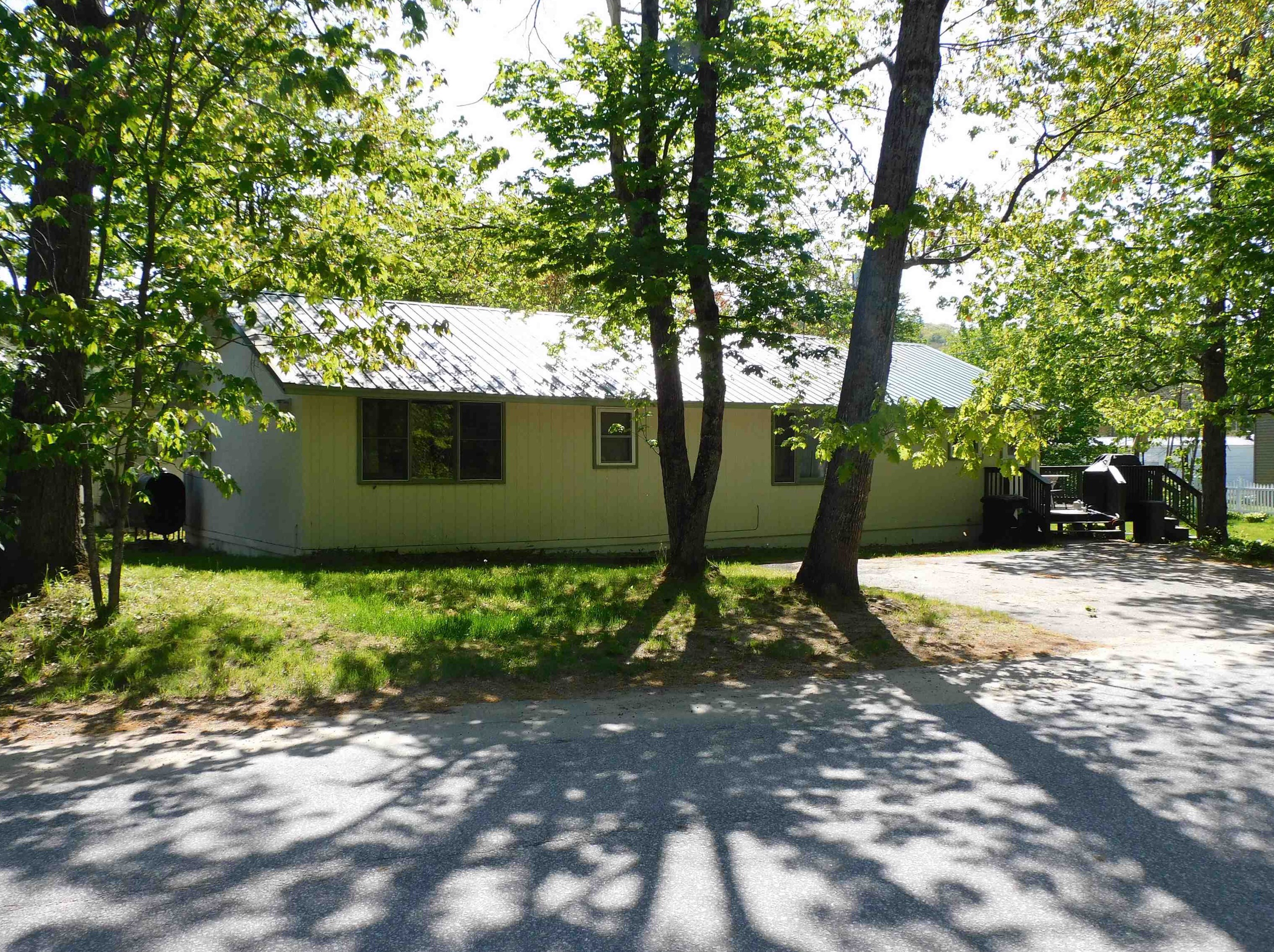 83 Livermore Rd, Holderness, NH 03245