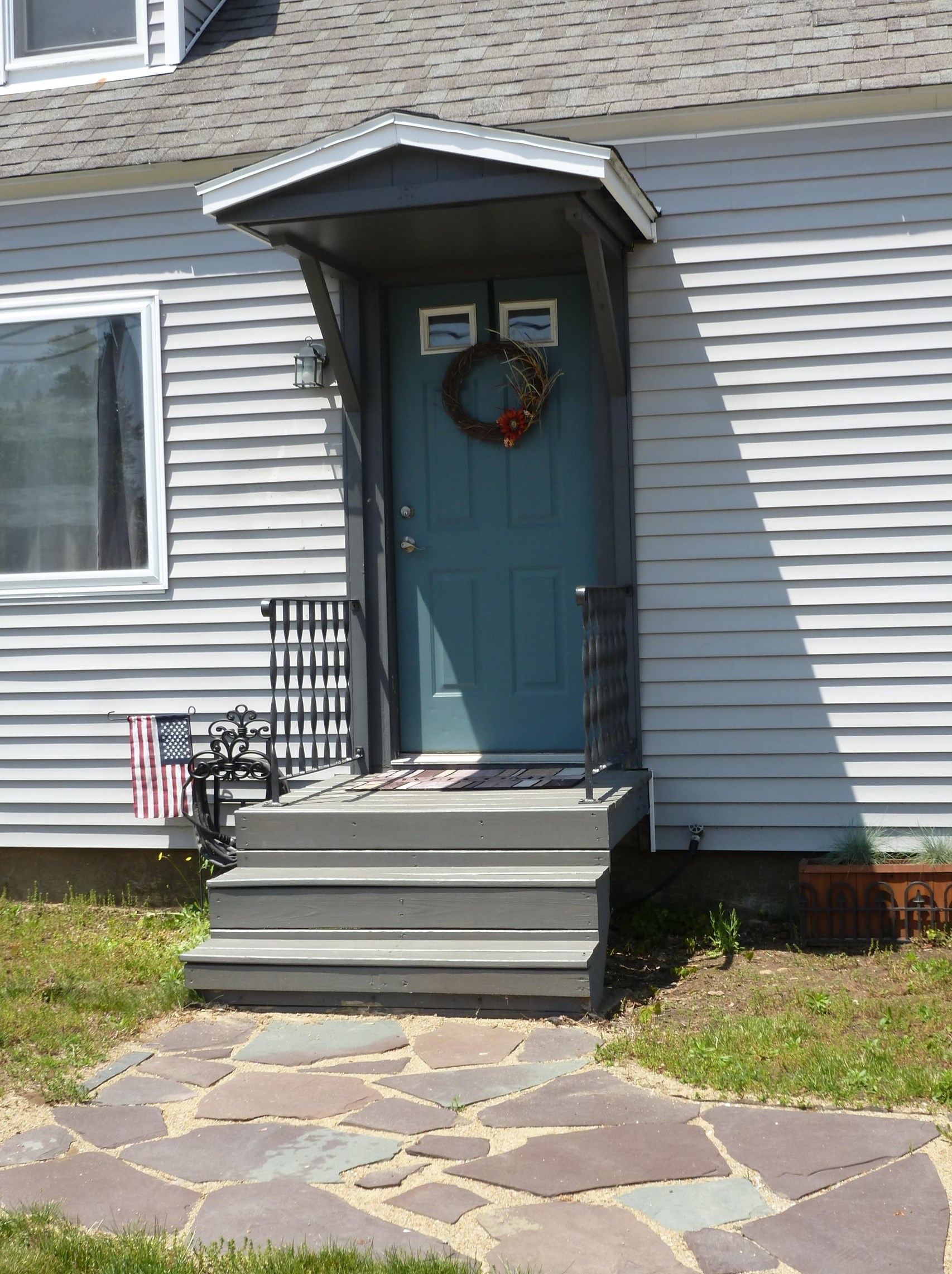 83 Washington St, Rochester, NH 03867