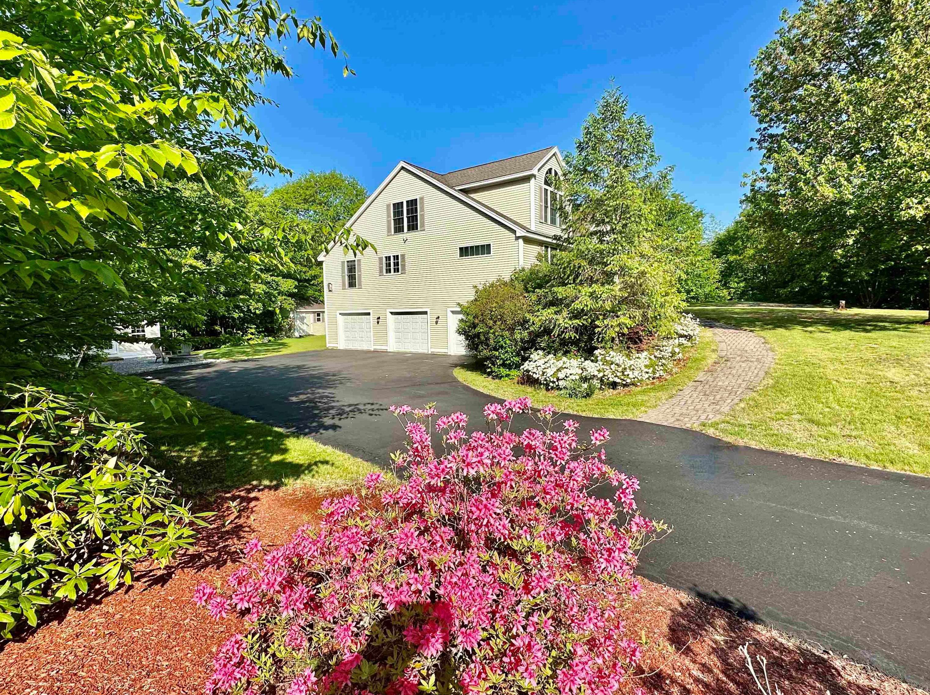 32 Valley Rd, Alton, NH 03809
