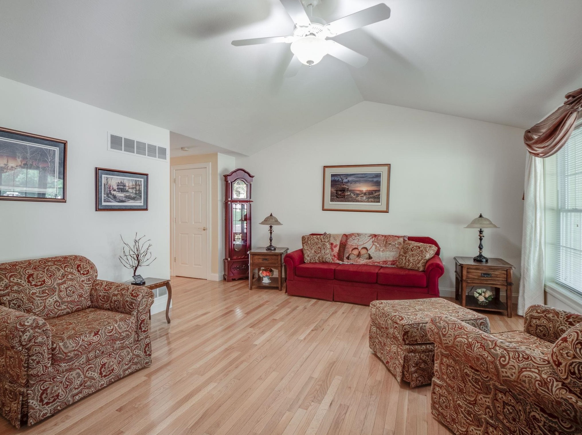 2 Dixon Dr, Hudson, NH 03052
