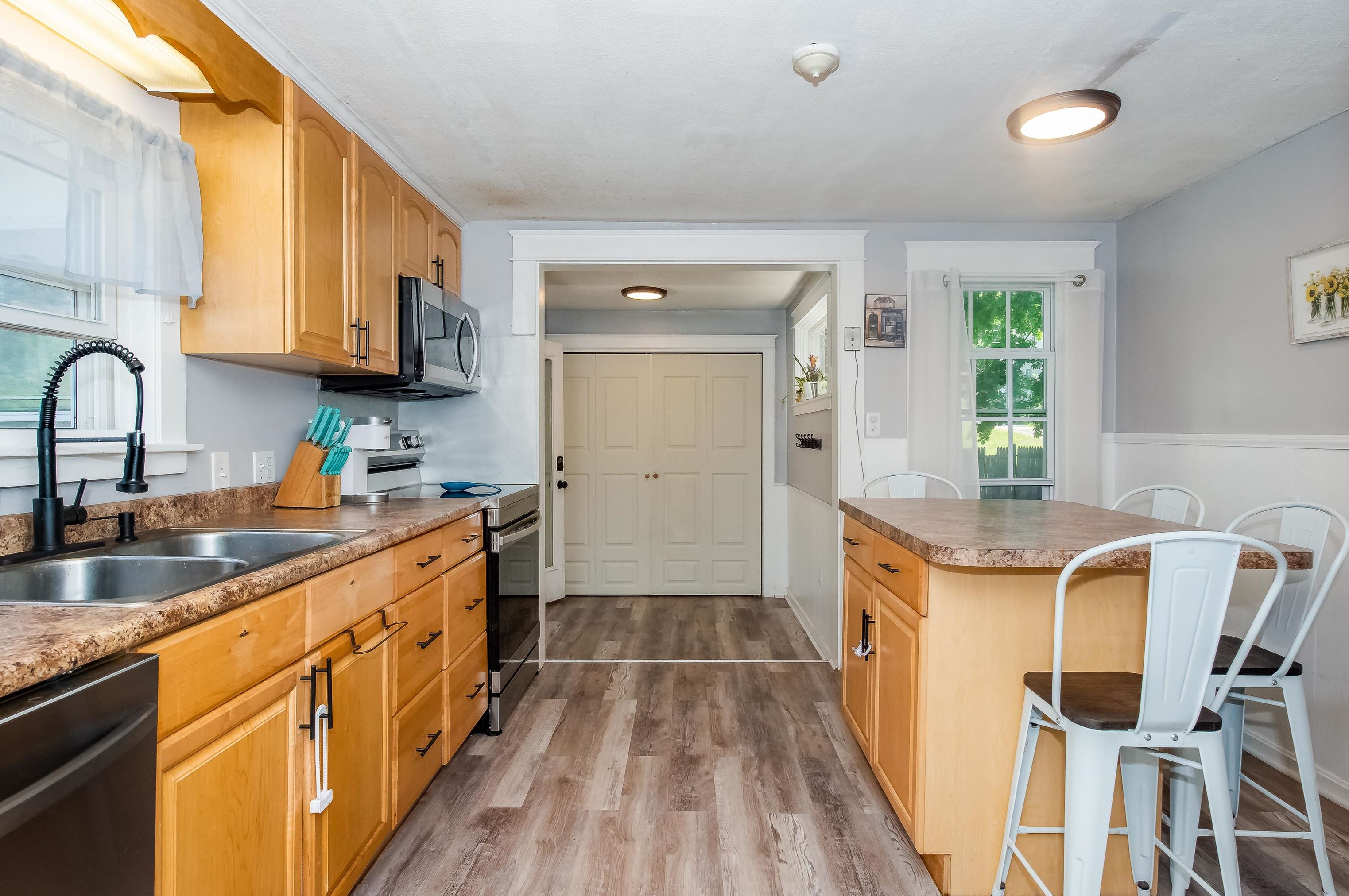 18 Harding St, Rochester, NH 03867