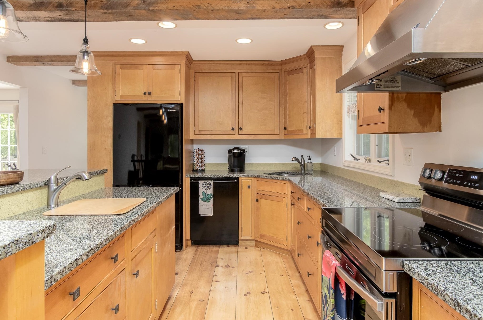 51 Greenfield Rd, New Boston, NH 03070-3904