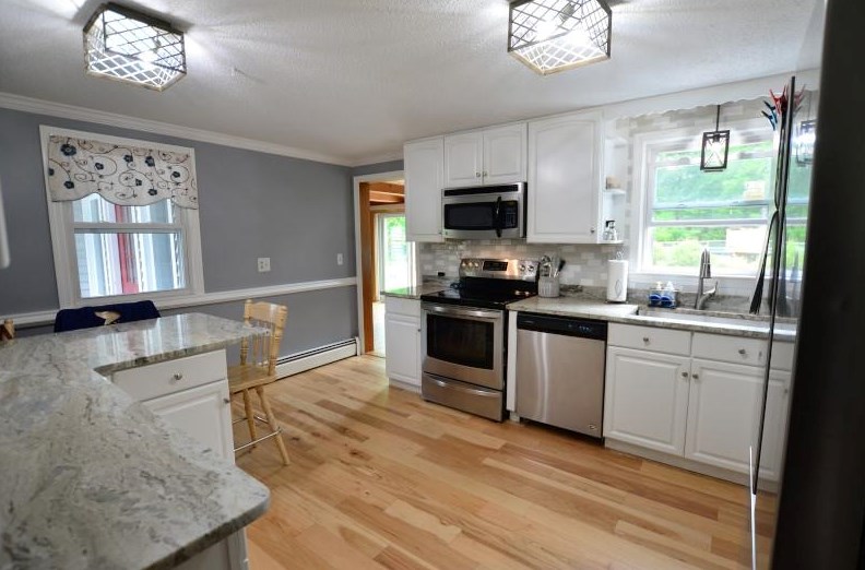 94 Turkey Hill Rd, Merrimack, NH 03054