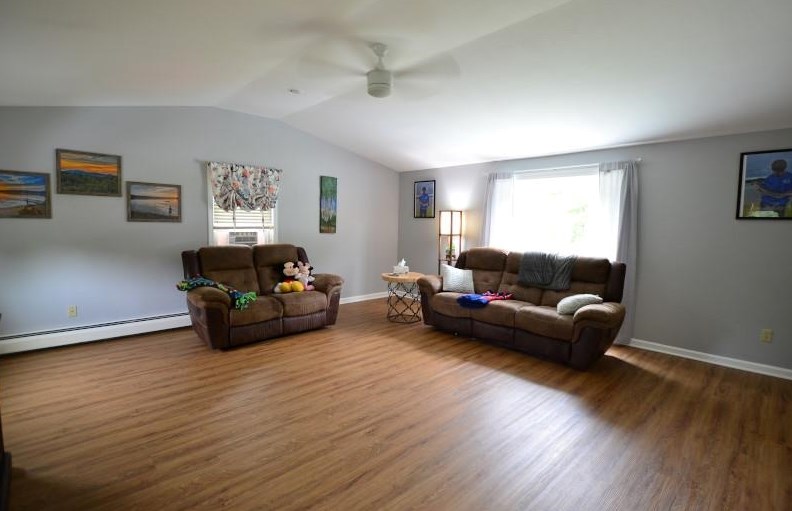 94 Turkey Hill Rd, Merrimack NH  03054-4023 exterior