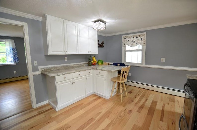 94 Turkey Hill Rd, Merrimack NH  03054-4023 exterior