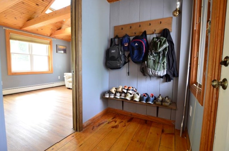 94 Turkey Hill Rd, Merrimack NH  03054-4023 exterior