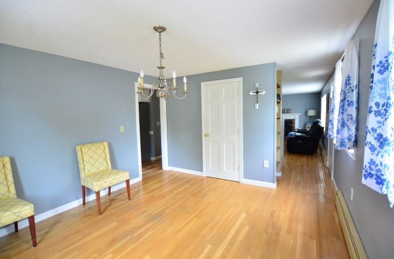 94 Turkey Hill Rd, Merrimack NH  03054-4023 exterior