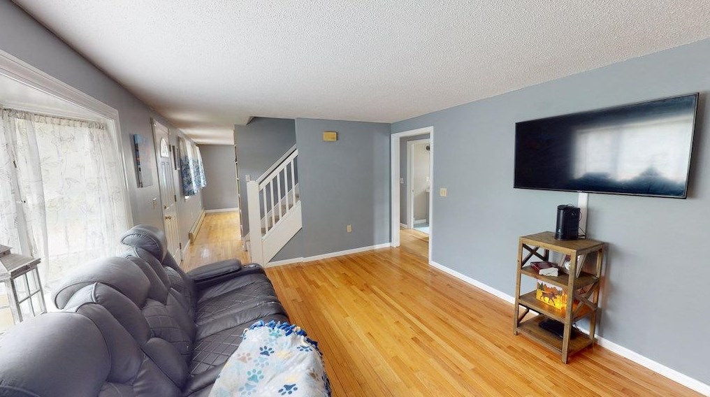 94 Turkey Hill Rd, Merrimack NH  03054-4023 exterior