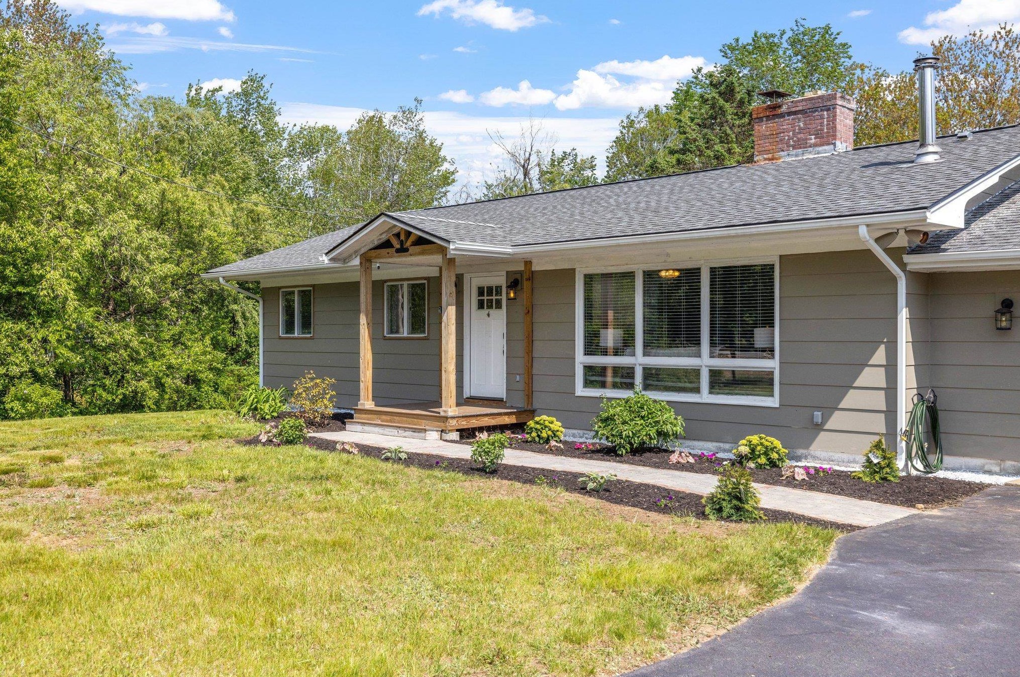 160 Parade Rd, Barnstead, NH 03218