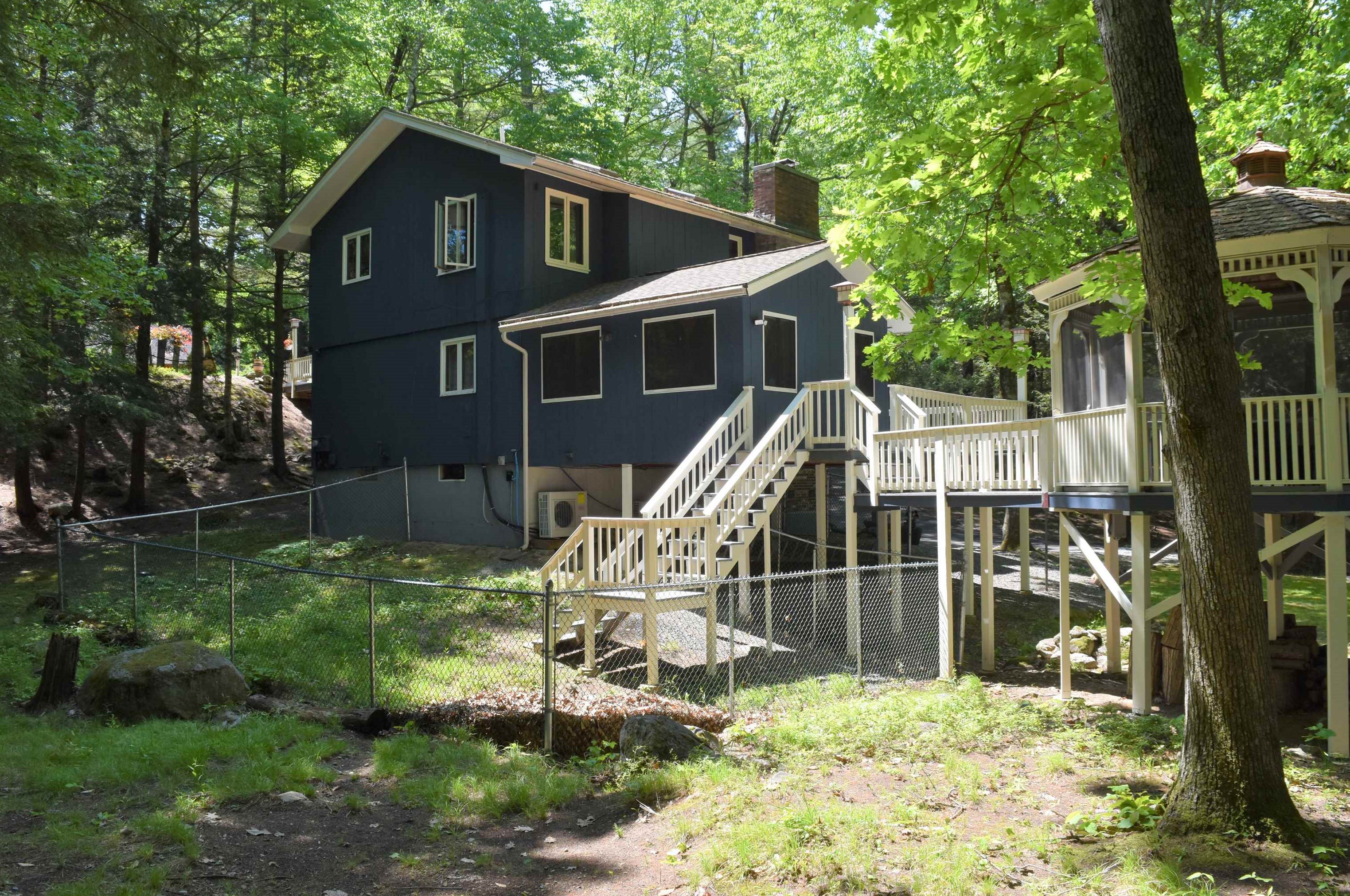 8 Colman Path, Merrimack NH 03054-2939 exterior