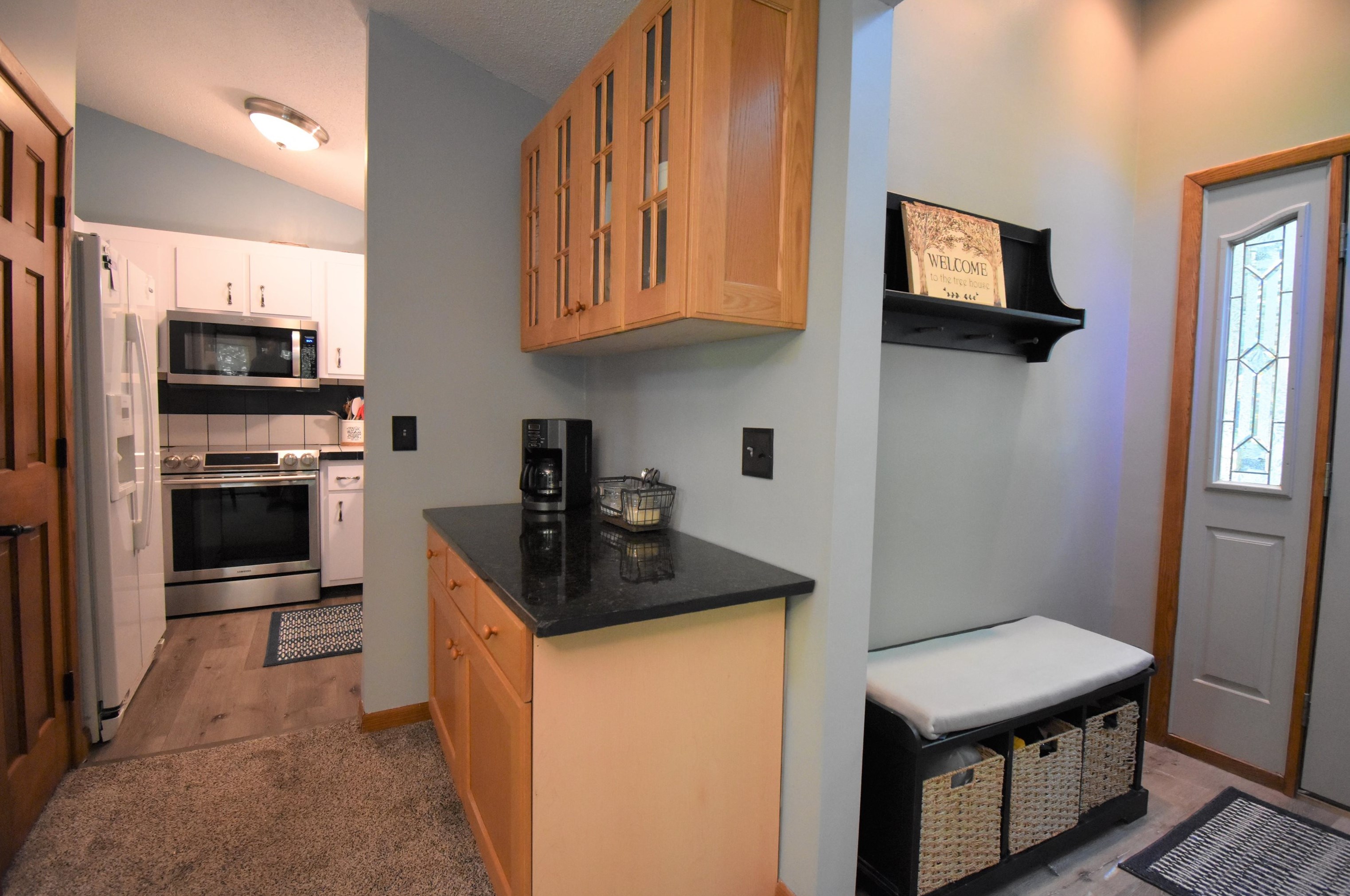 8 Colman Path, Merrimack NH 03054-2939 exterior