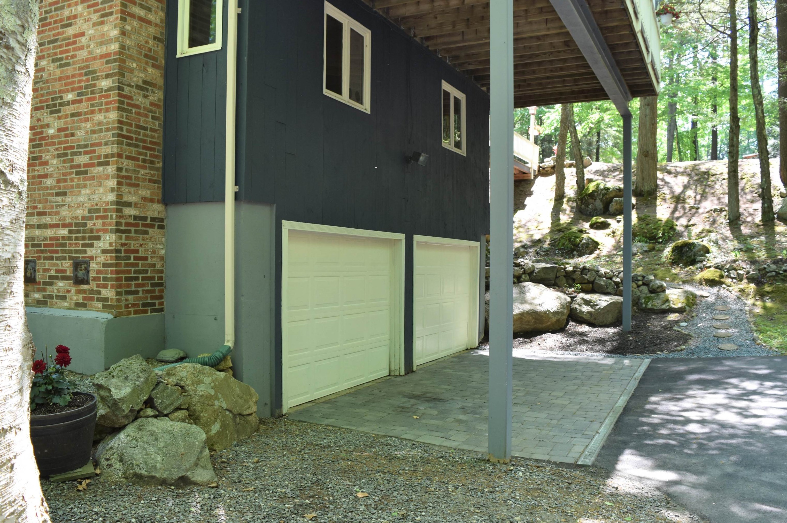 8 Colman Path, Merrimack NH 03054-2939 exterior