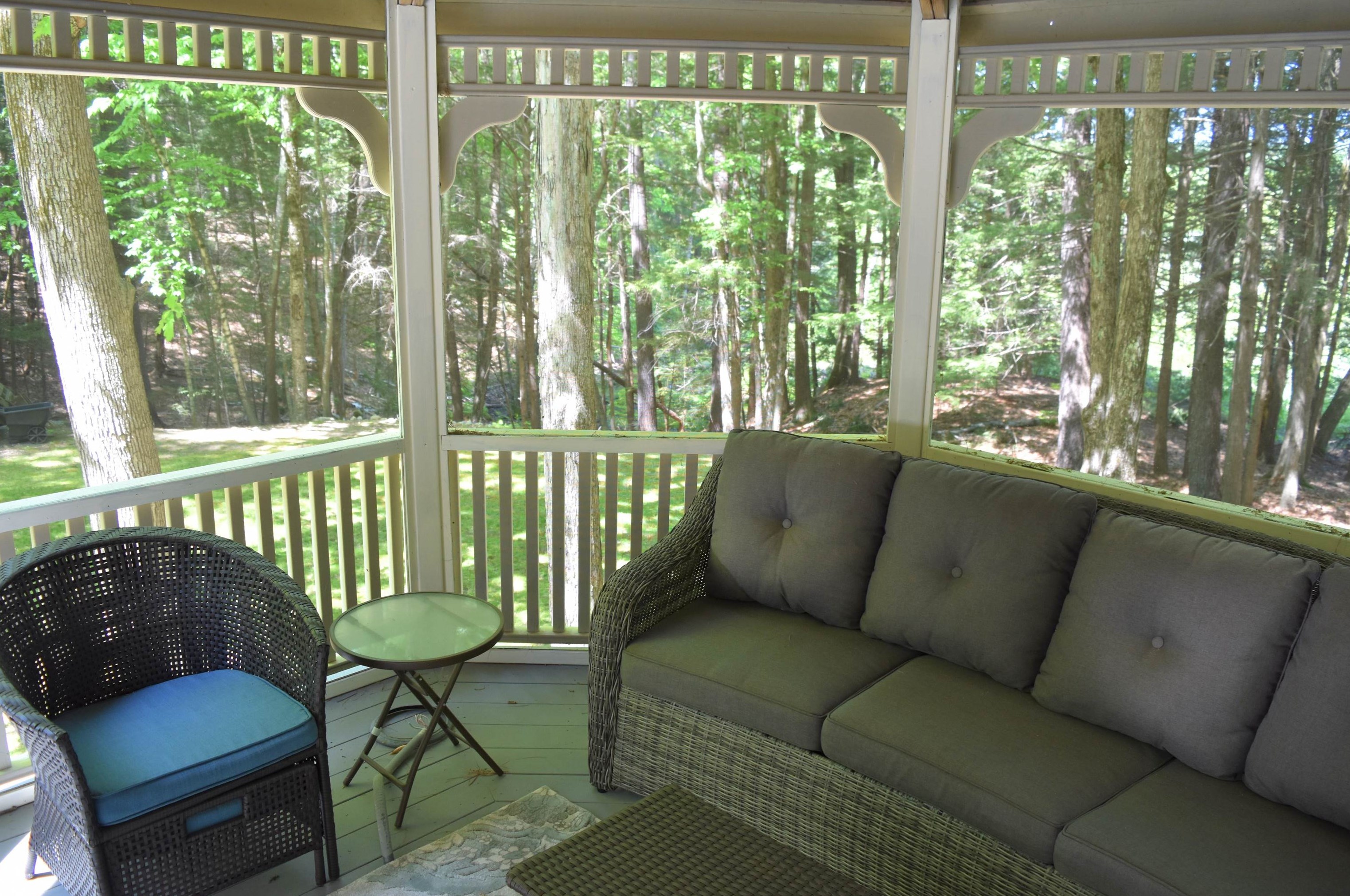 8 Colman Path, Merrimack NH 03054-2939 exterior