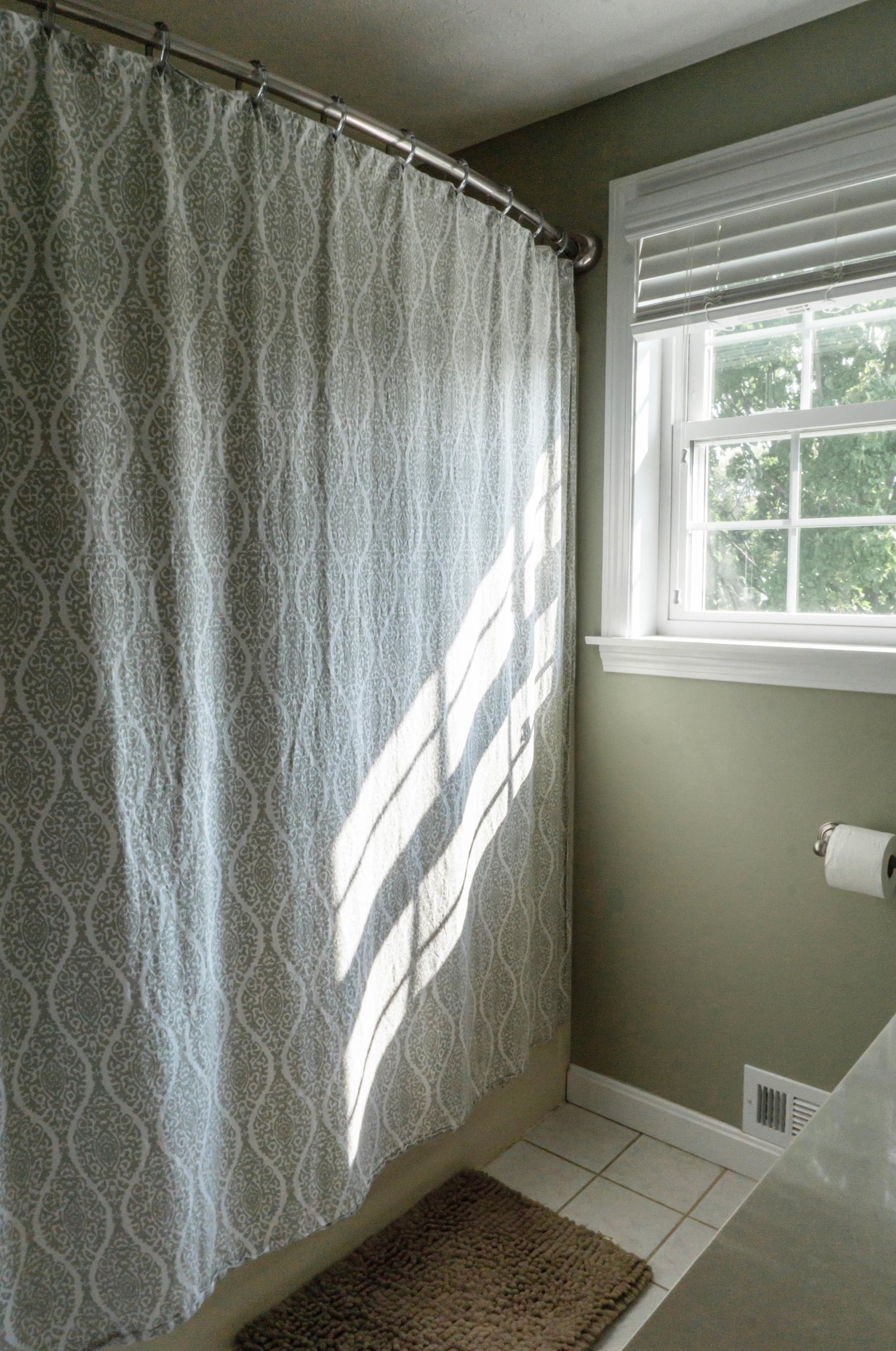 97 Megan Dr, Manchester NH  03109-5919 exterior