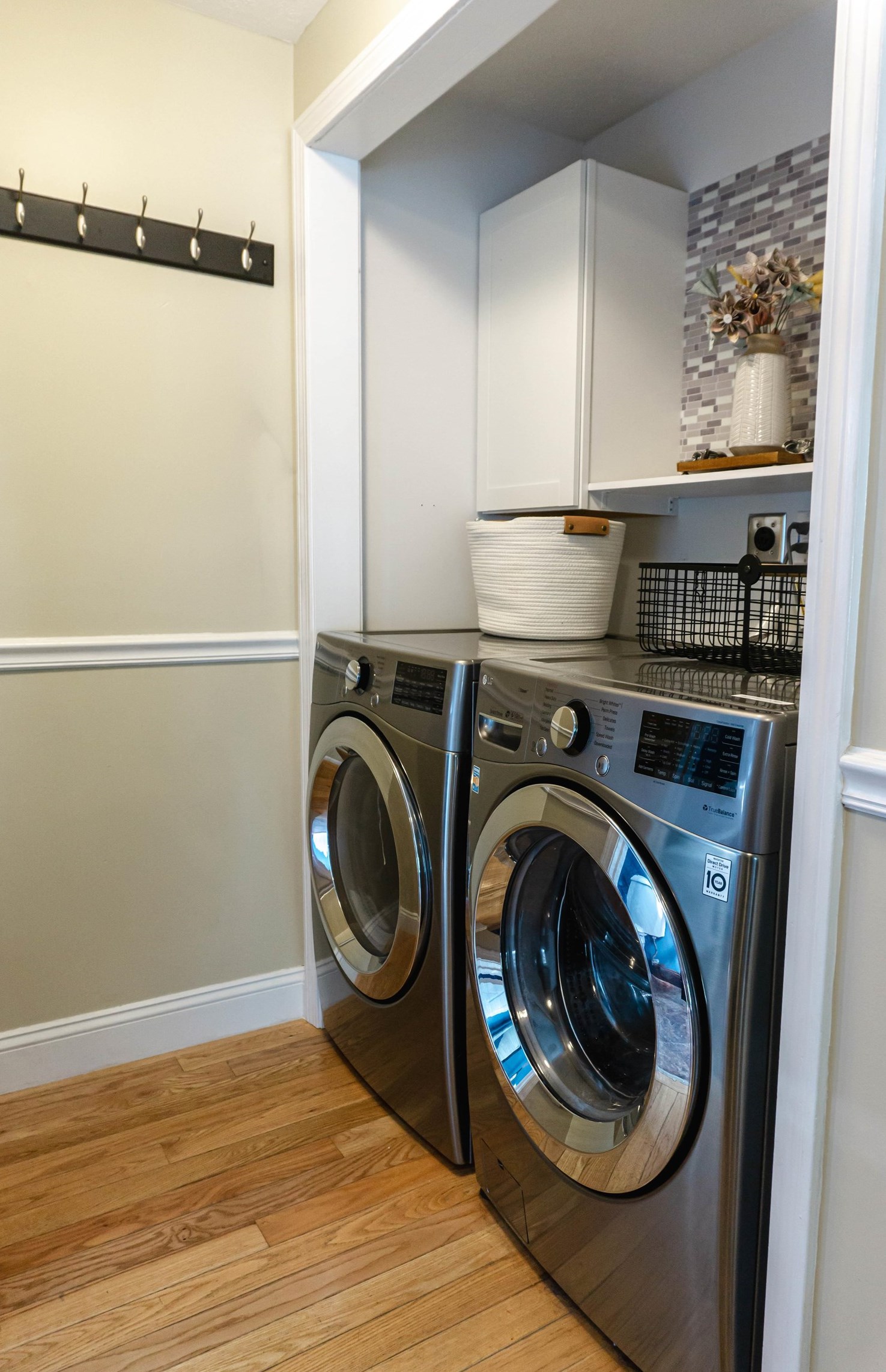 97 Megan Dr, Manchester NH  03109-5919 exterior