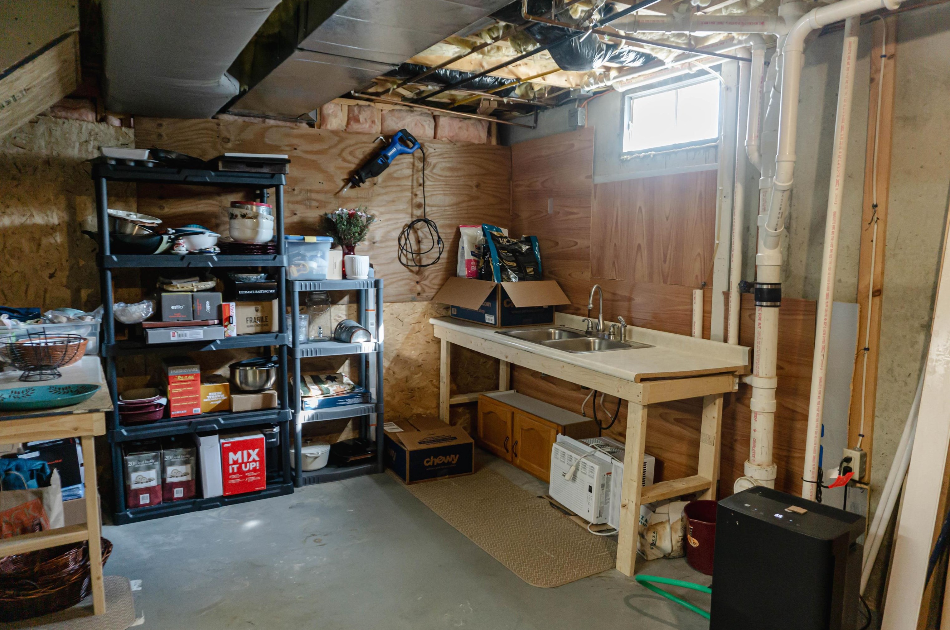 97 Megan Dr, Manchester NH  03109-5919 exterior