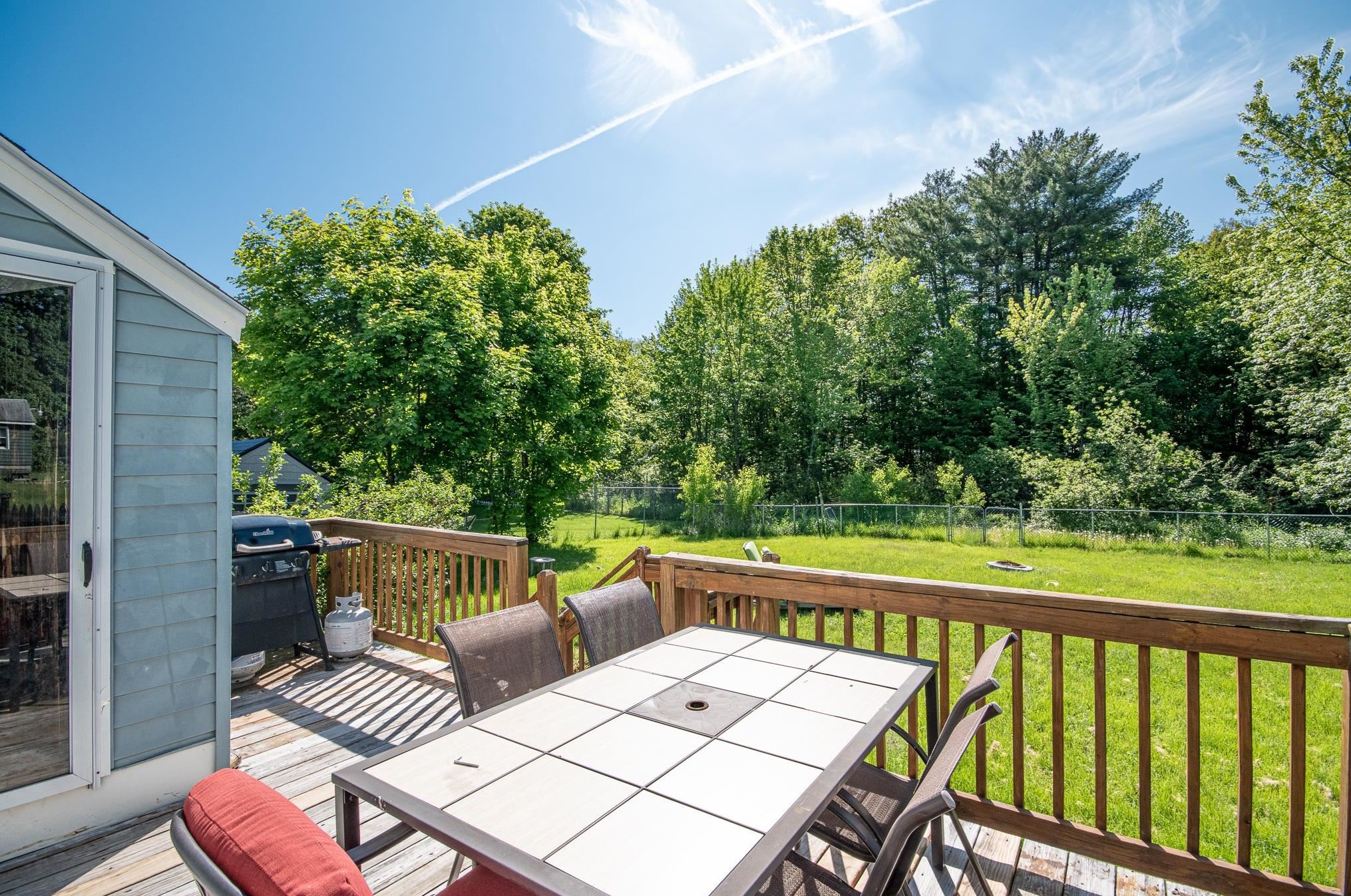 11 Mill St, Rochester NH 03868-5857 exterior