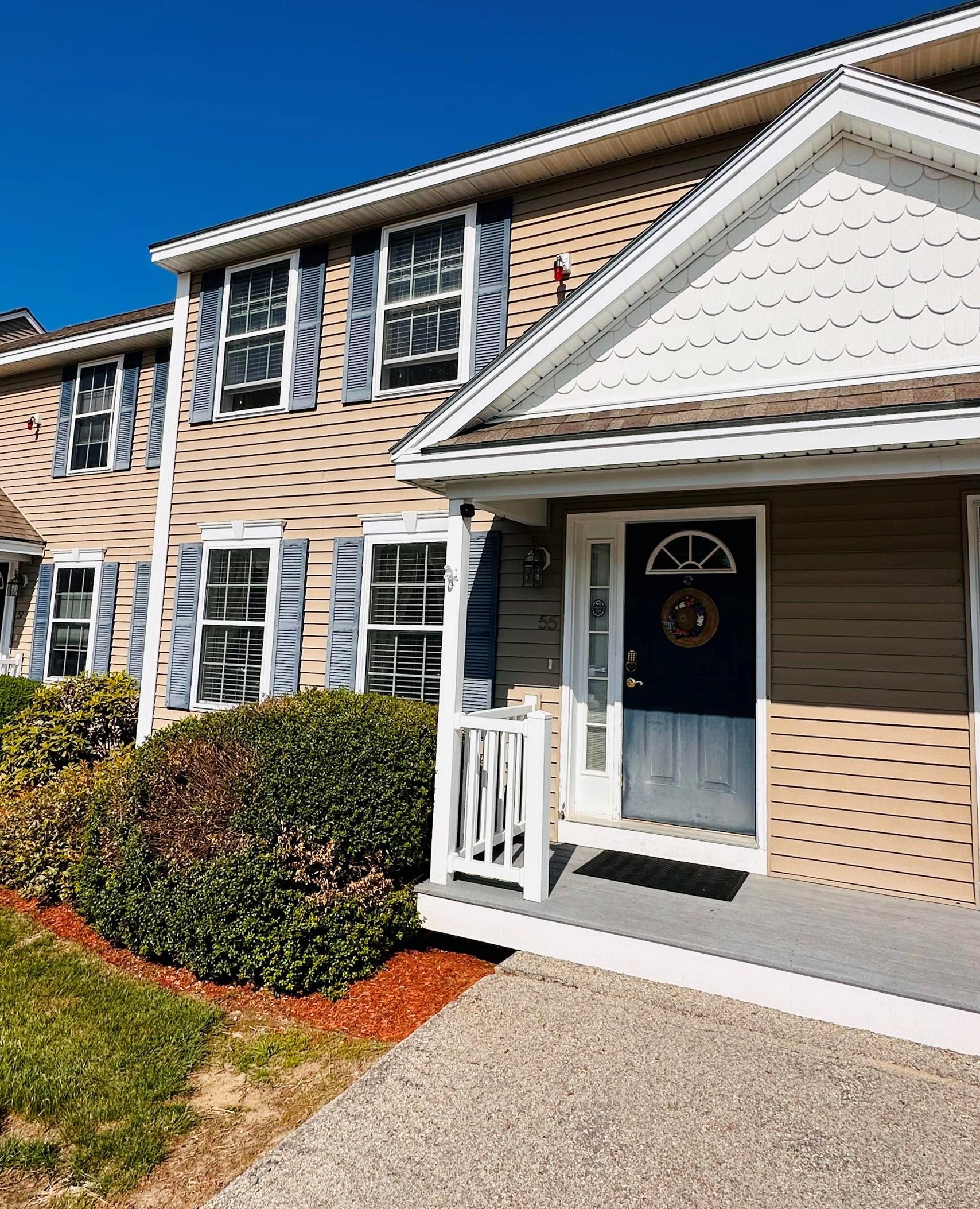 55 Overlook Cir, Hudson, NH 03051