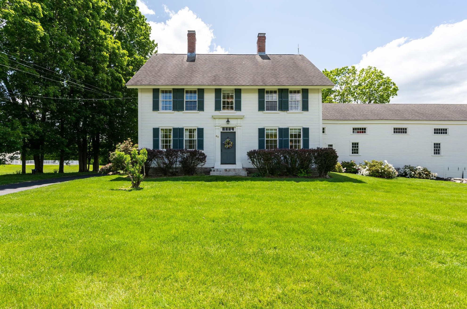 65 Meetinghouse Rd, Manchester, NH 03110