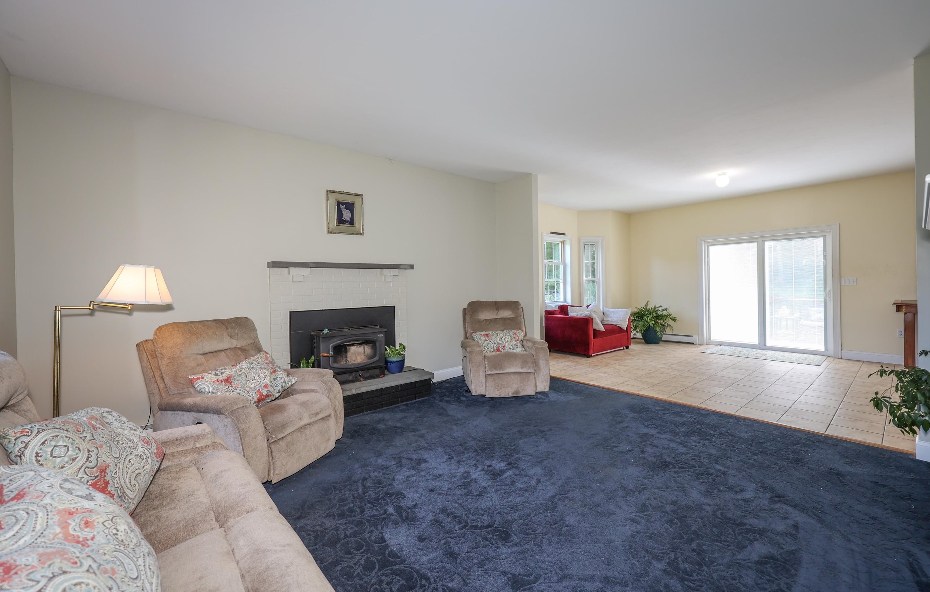92 Middle Rd, Deerfield, NH 03037