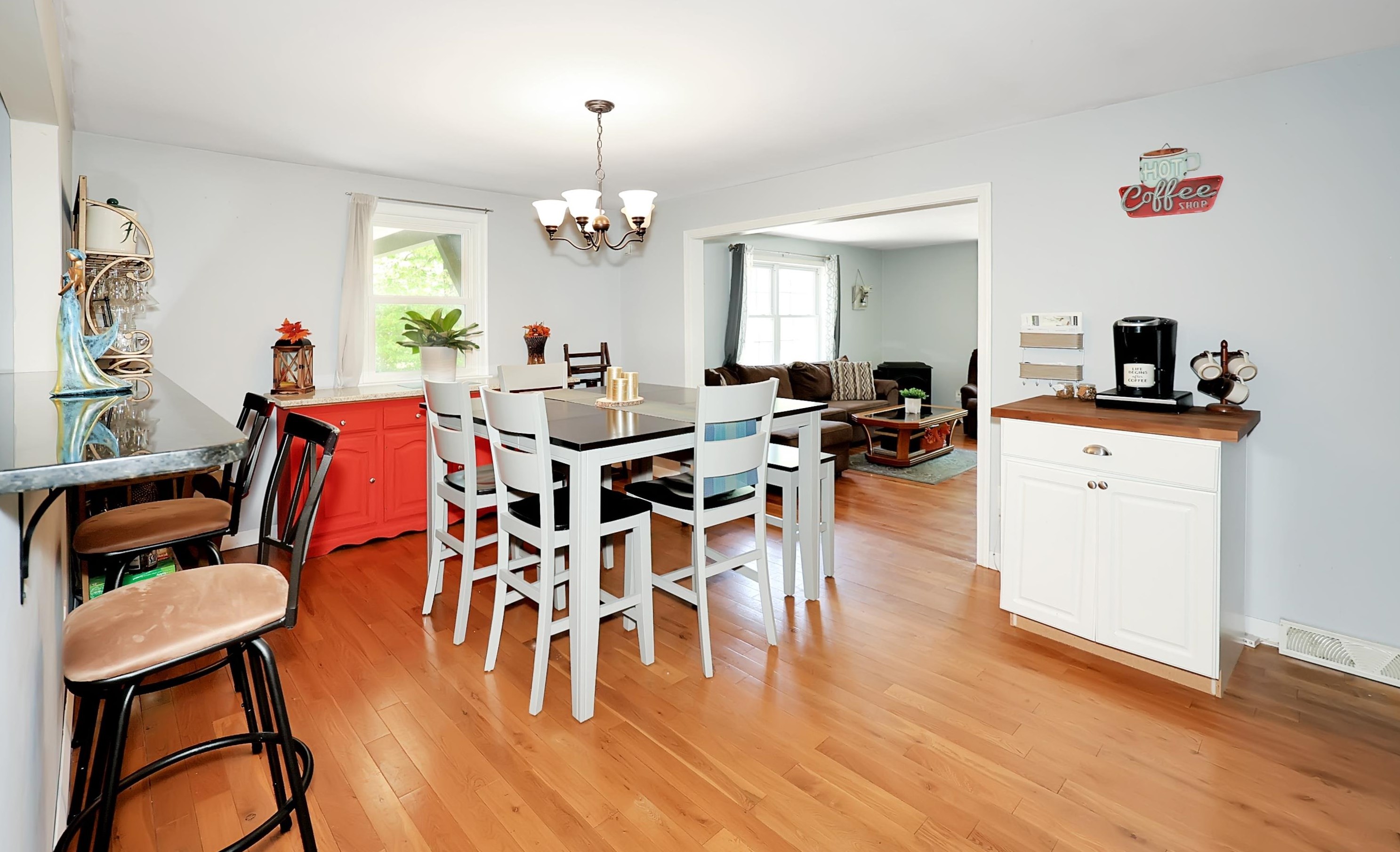 9 Lantern Ln, Merrimack NH 03054-2707 exterior