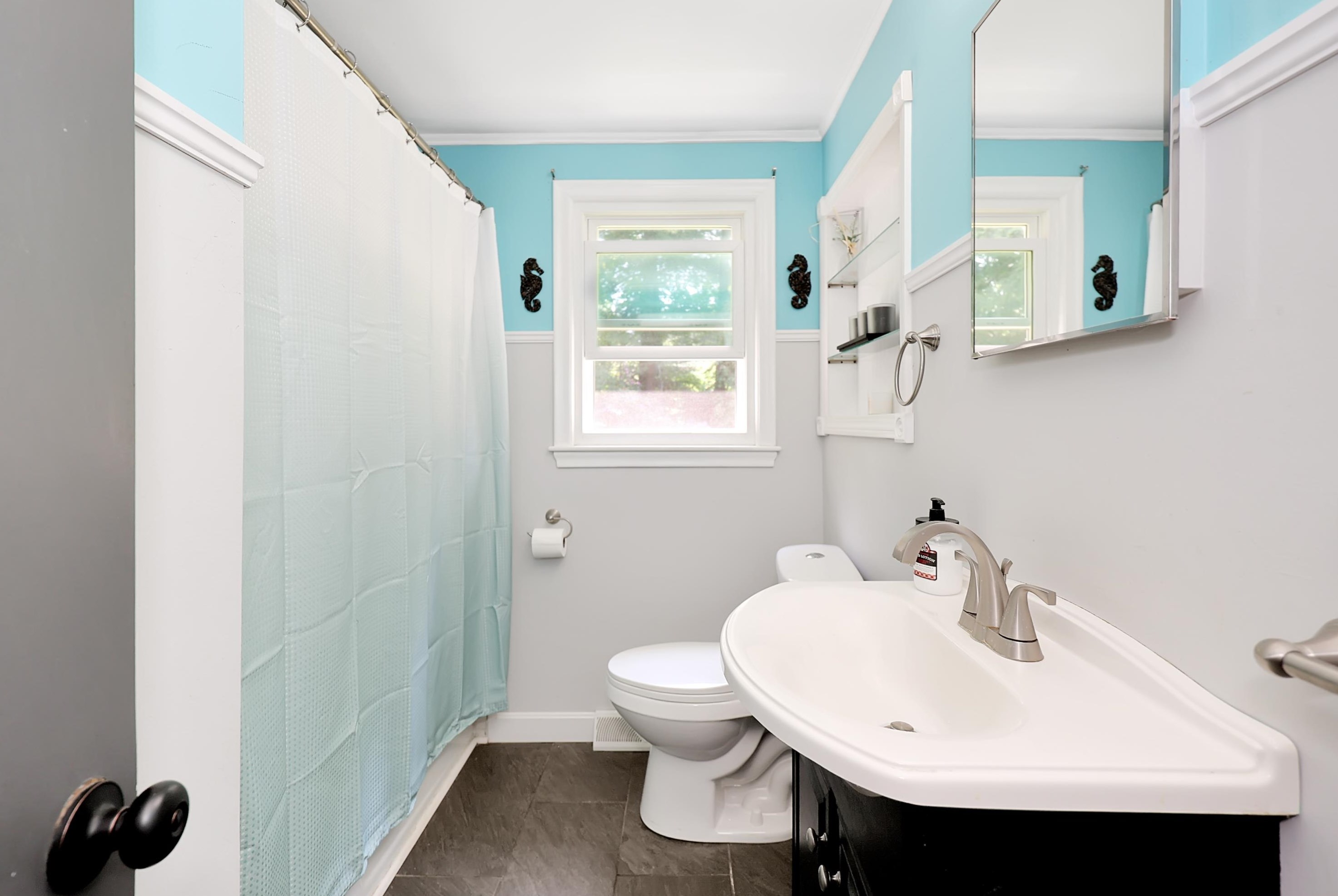 9 Lantern Ln, Merrimack NH 03054-2707 exterior